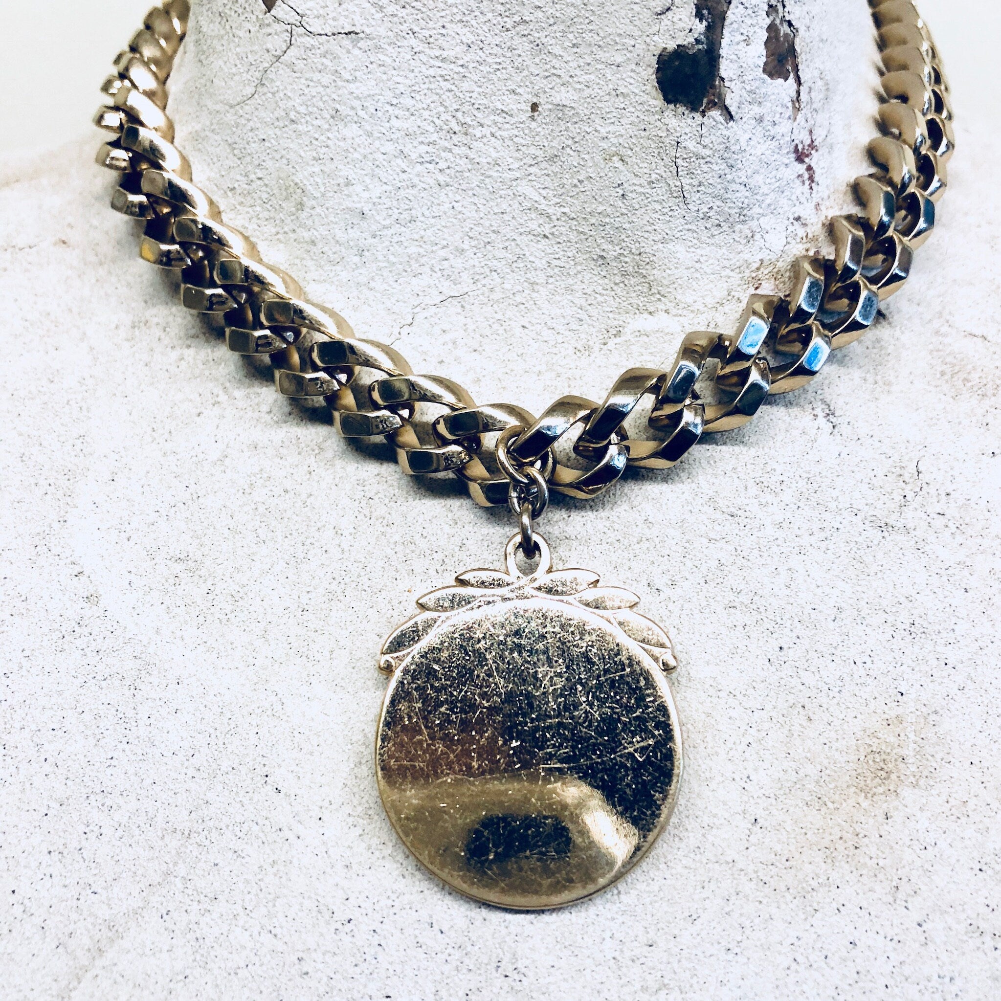 Vintage Necklace, Thick Chain, Monet Jewelry, Vintage Jewelry, Pendant Necklace, Statement Jewelry, Gold Toned Necklace, Pendant, Monet