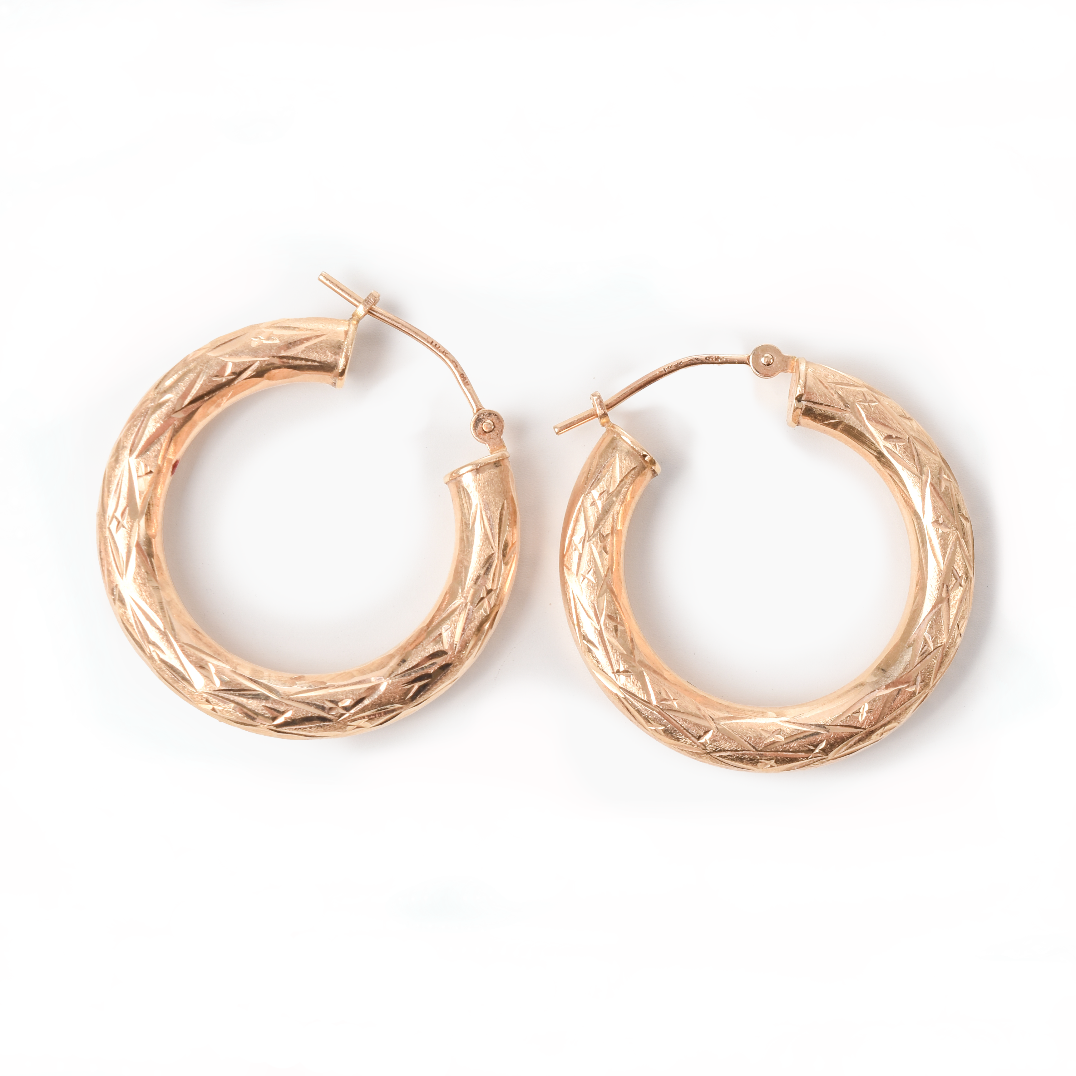 Vintage_Engraved_14K_Gold_Hoop_Earrings_Hollow_Gold_Hoop_Earrings_Etched_HoopsDSC_0386.png
