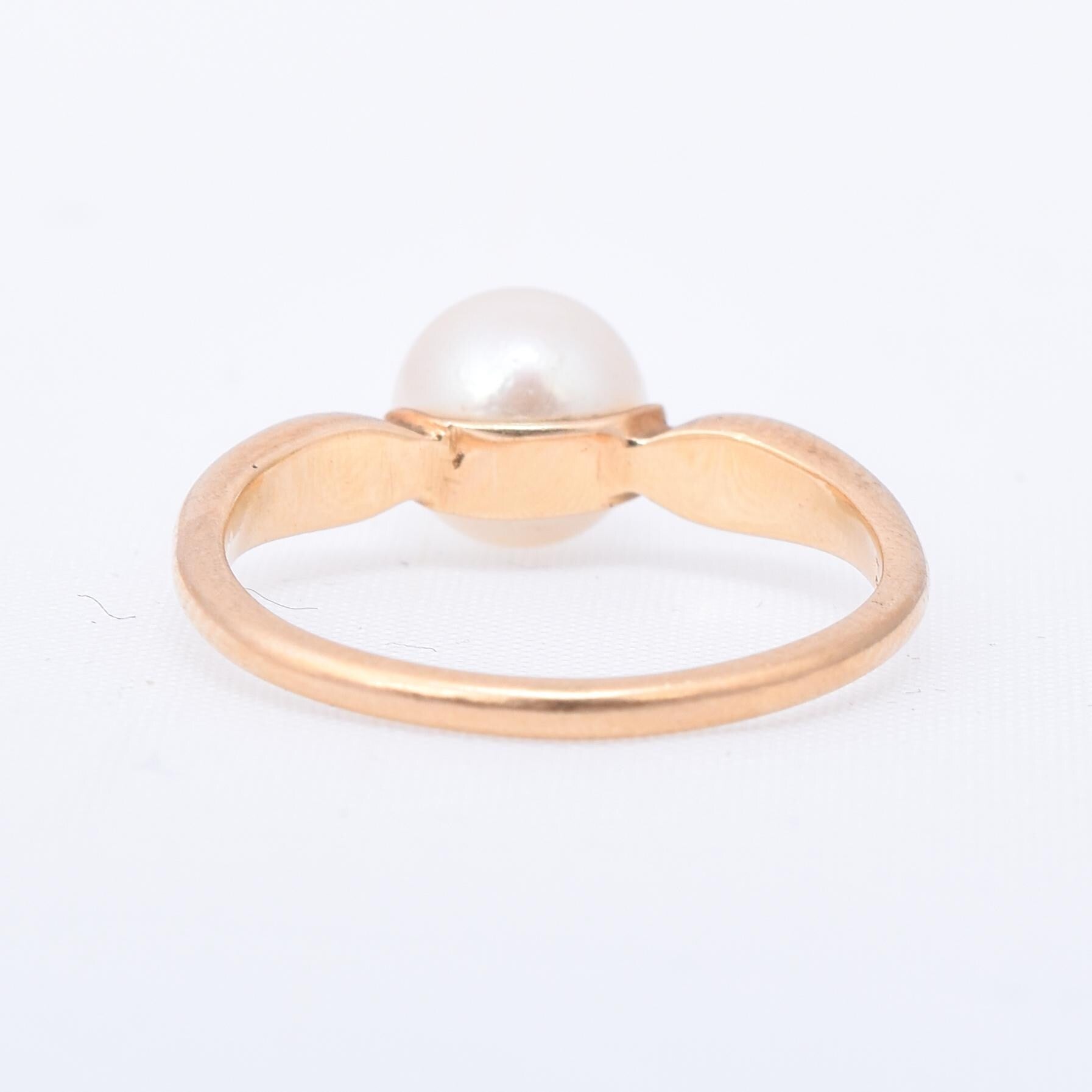 14K Gold Pearl Solitaire Ring