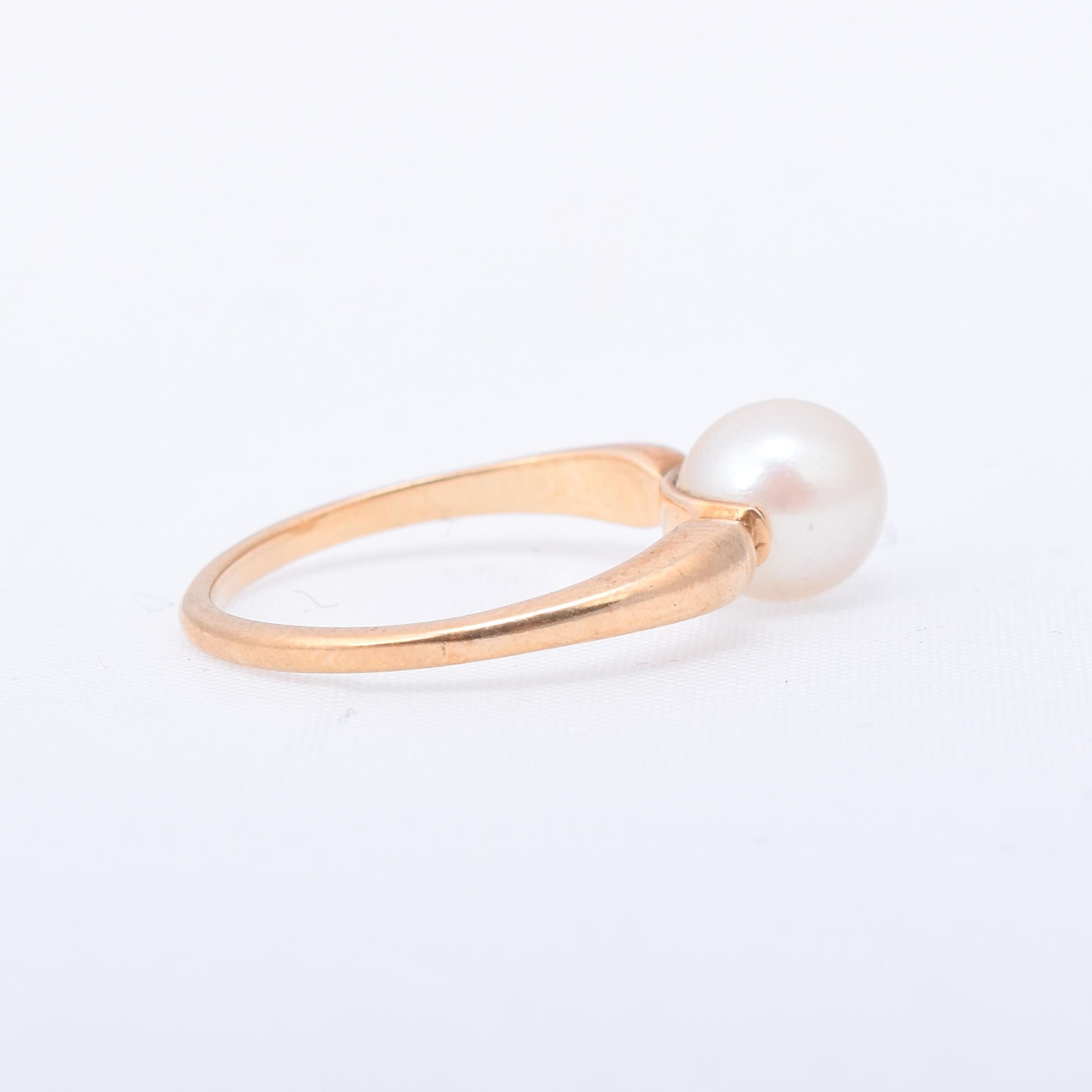 14K Gold Pearl Solitaire Ring