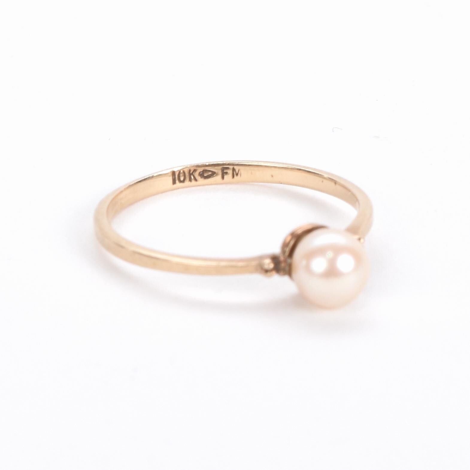 10K Gold Pearl Solitaire Ring