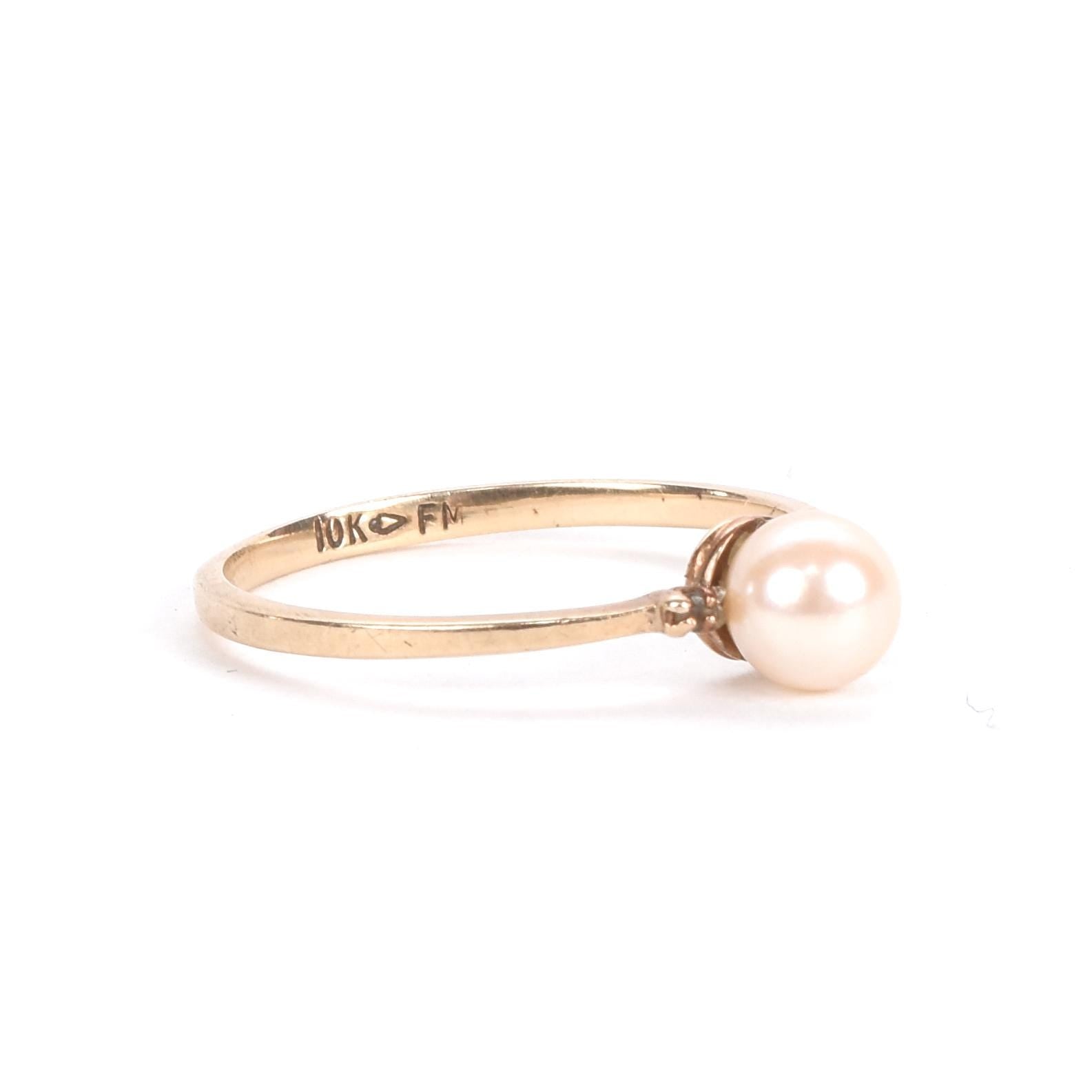 10K Gold Pearl Solitaire Ring