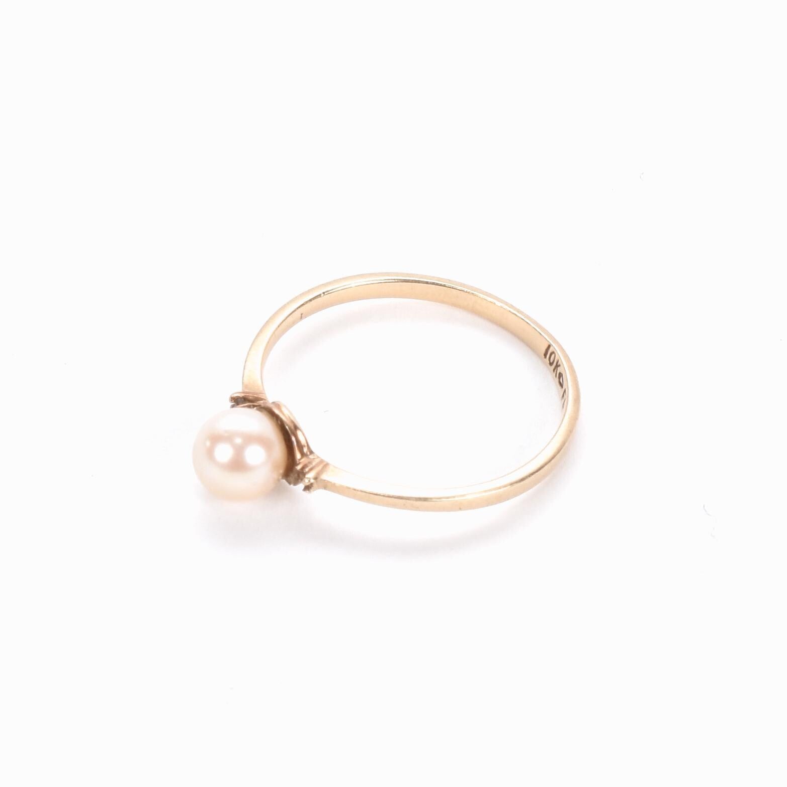10K Gold Pearl Solitaire Ring
