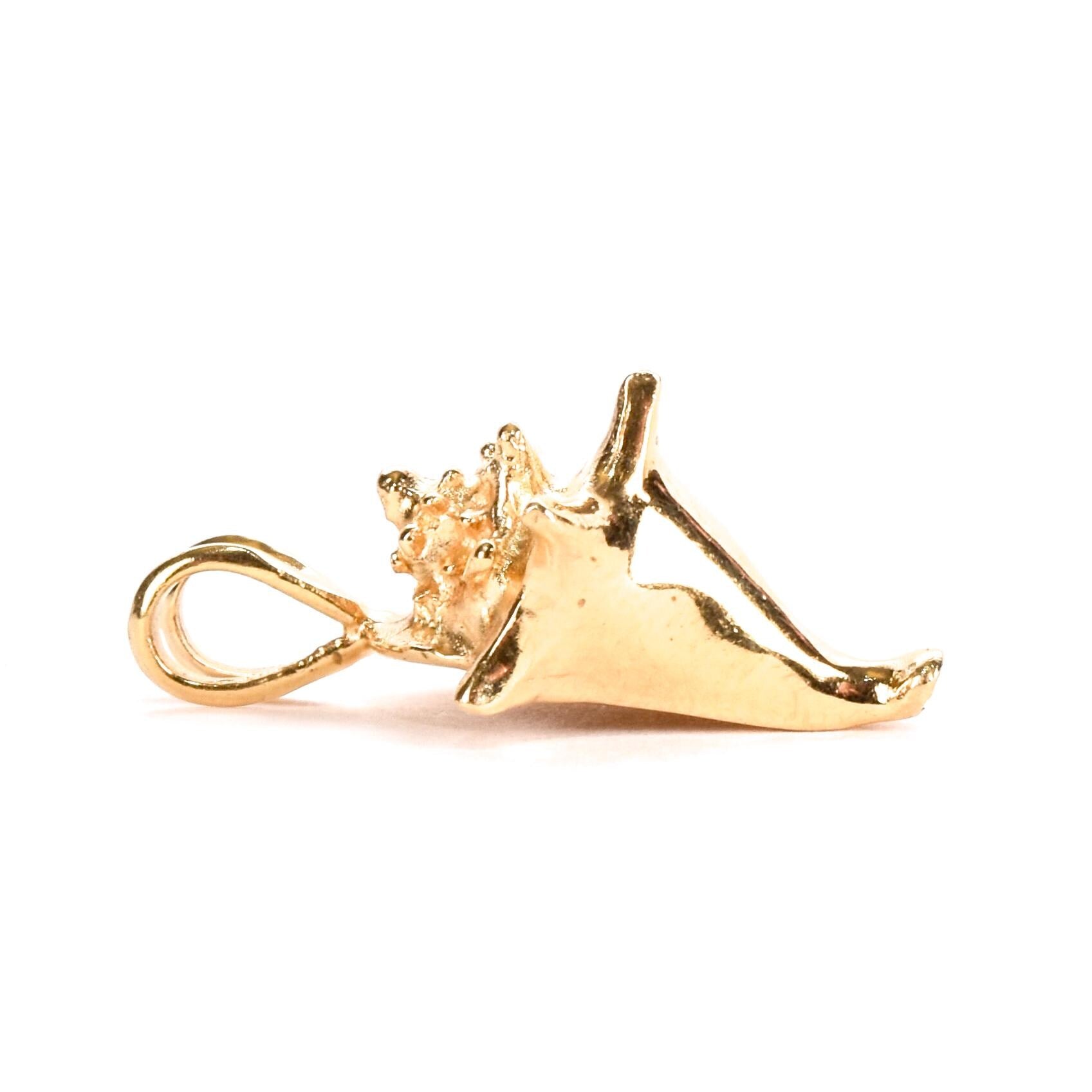 14K Gold Conch Shell Pendant