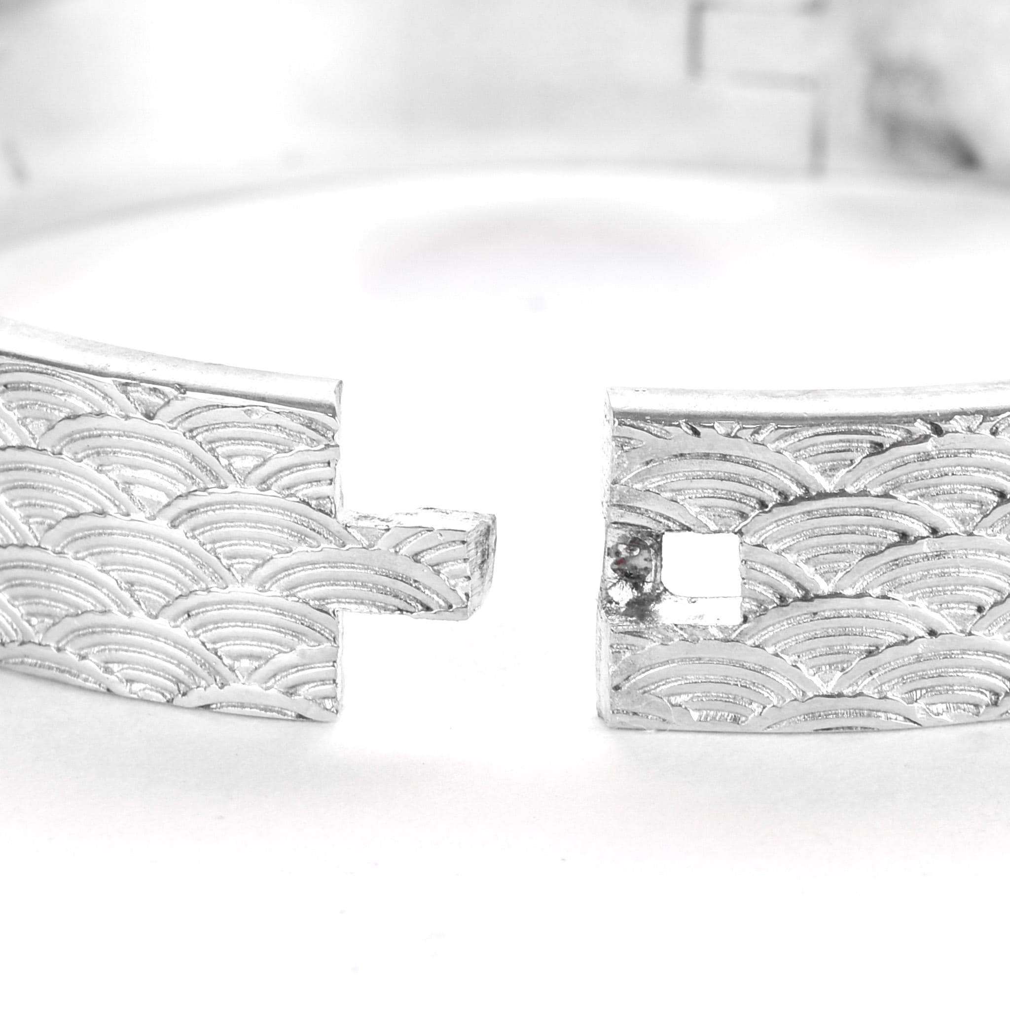 Vintage Tiffany & Co. Limited Edition Silver Scalloped Scale Bangle