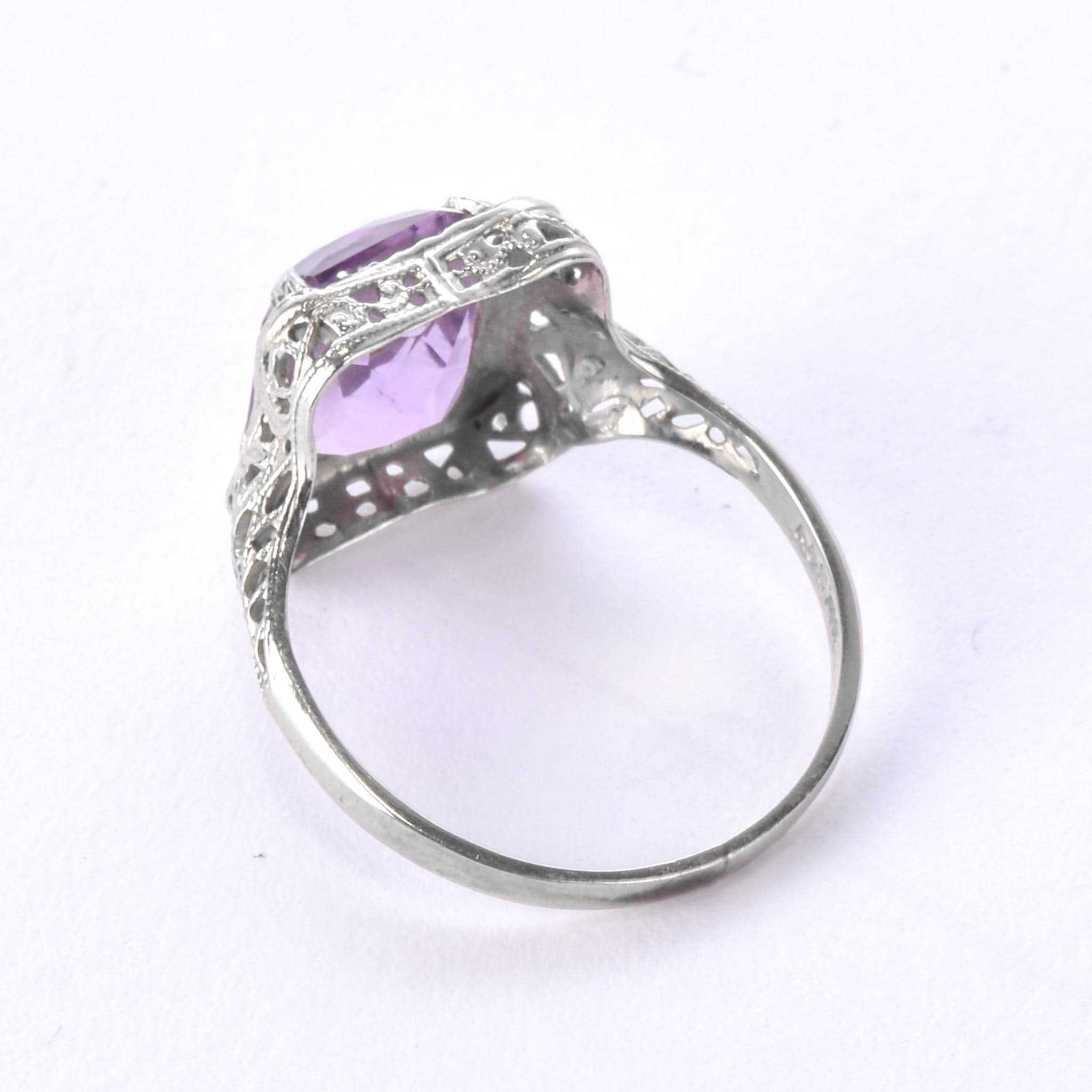 Art Deco 14K White Gold Filigree Amethyst Ring