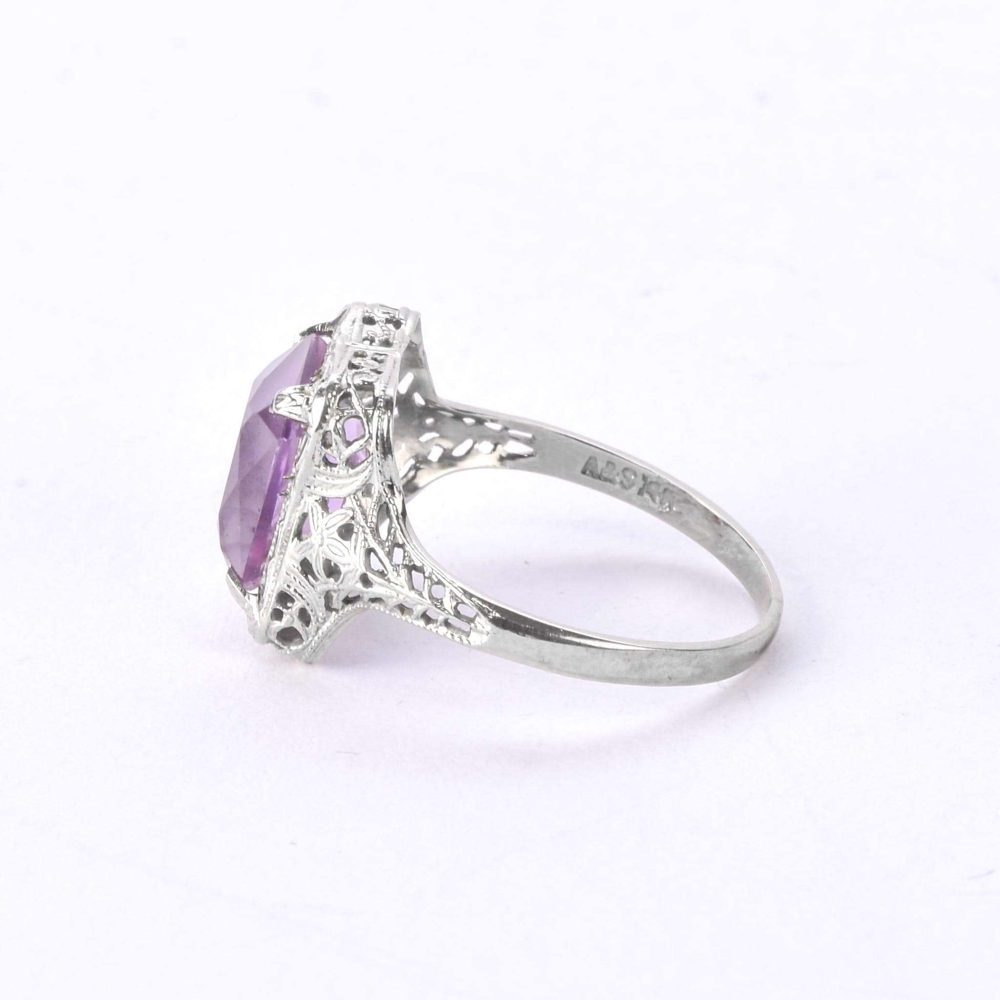 Art Deco 14K White Gold Filigree Amethyst Ring