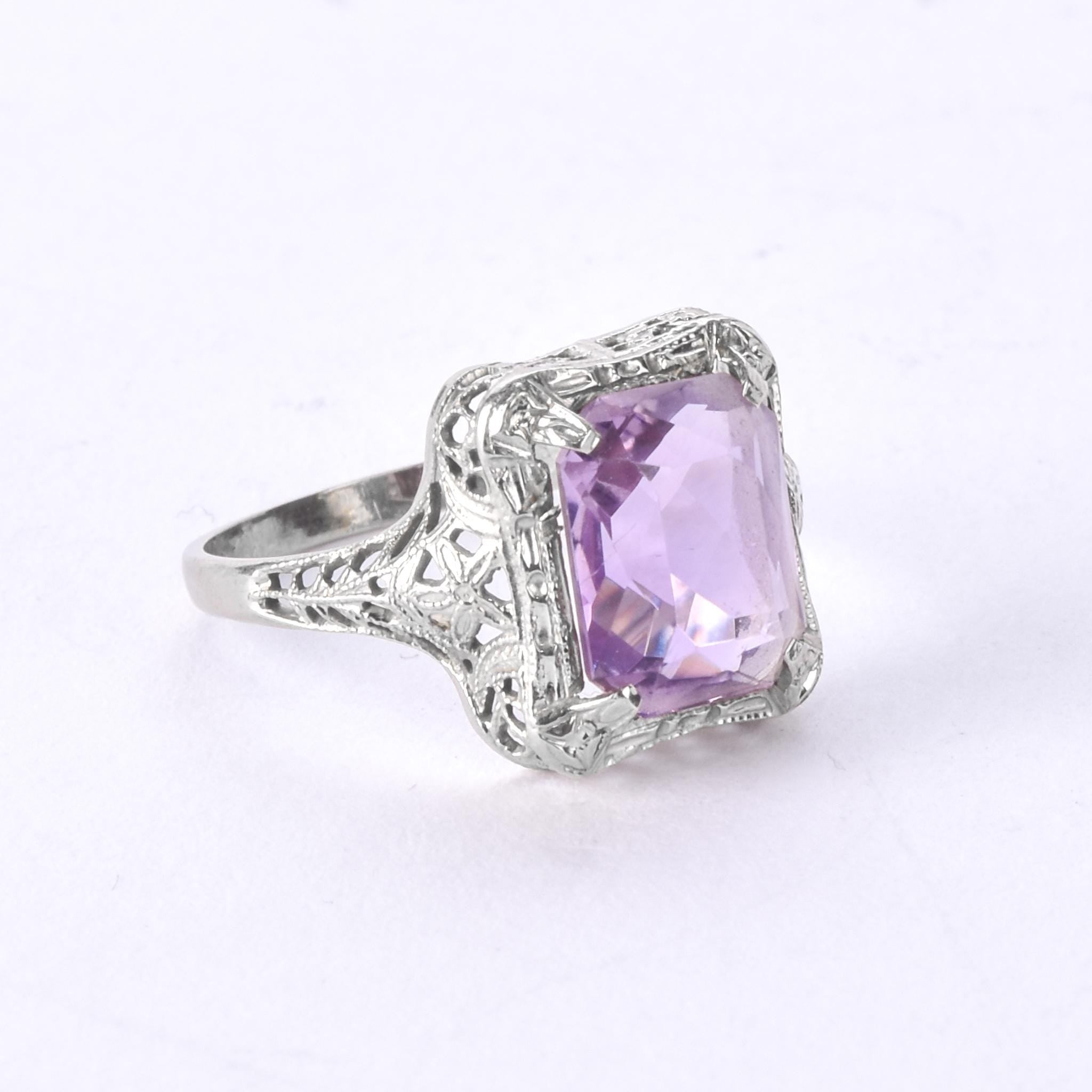 Art Deco 14K White Gold Filigree Amethyst Ring
