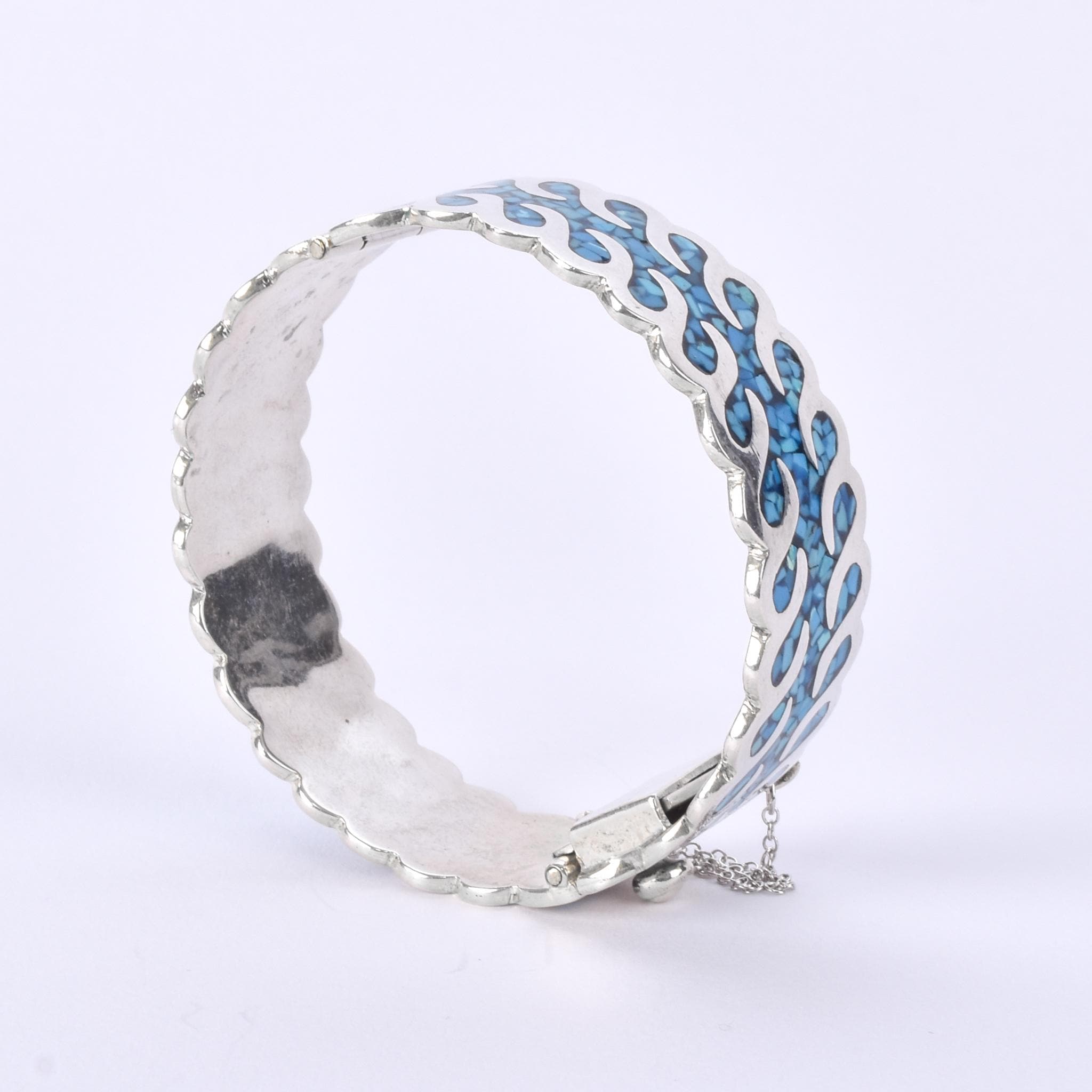 Taxco Sterling Silver And Turquoise Chip-Inlayed Wavy Hinged Bangle Bracelet