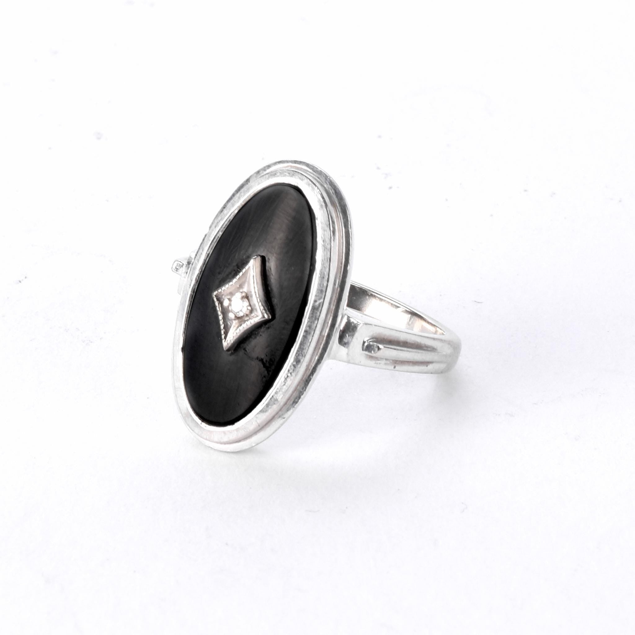 Art Deco 14K White Gold and Onyx Ring with Diamond