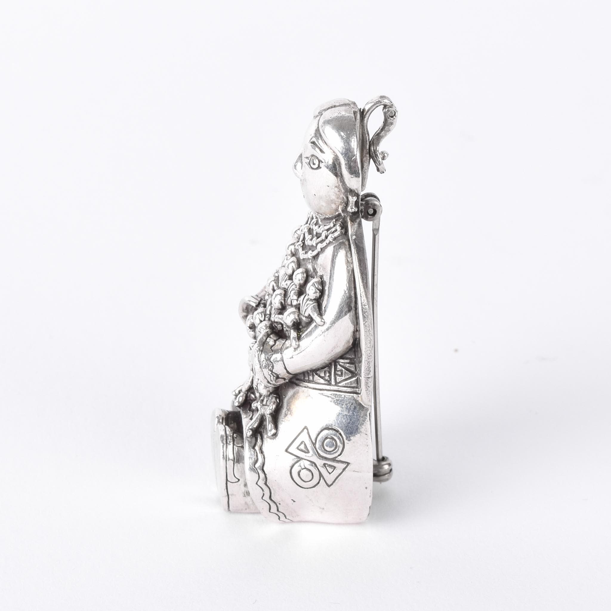 Sterling Silver Native American Storyteller Pendant/Brooch