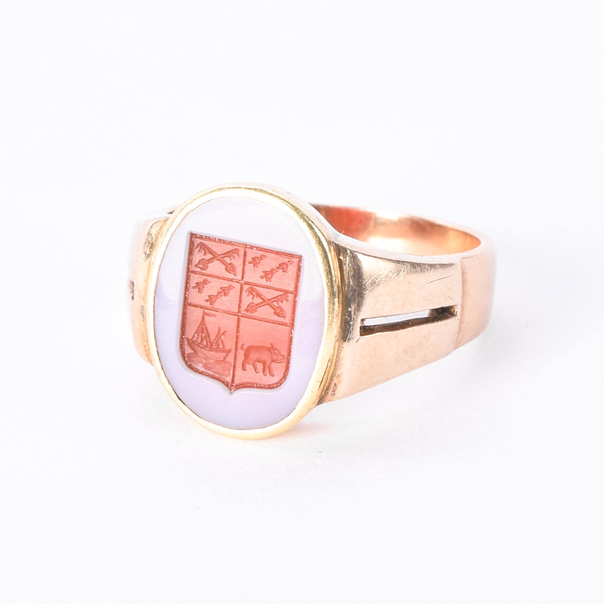 14K Gold Intaglio Red Sardonyx English Family Crest Ring