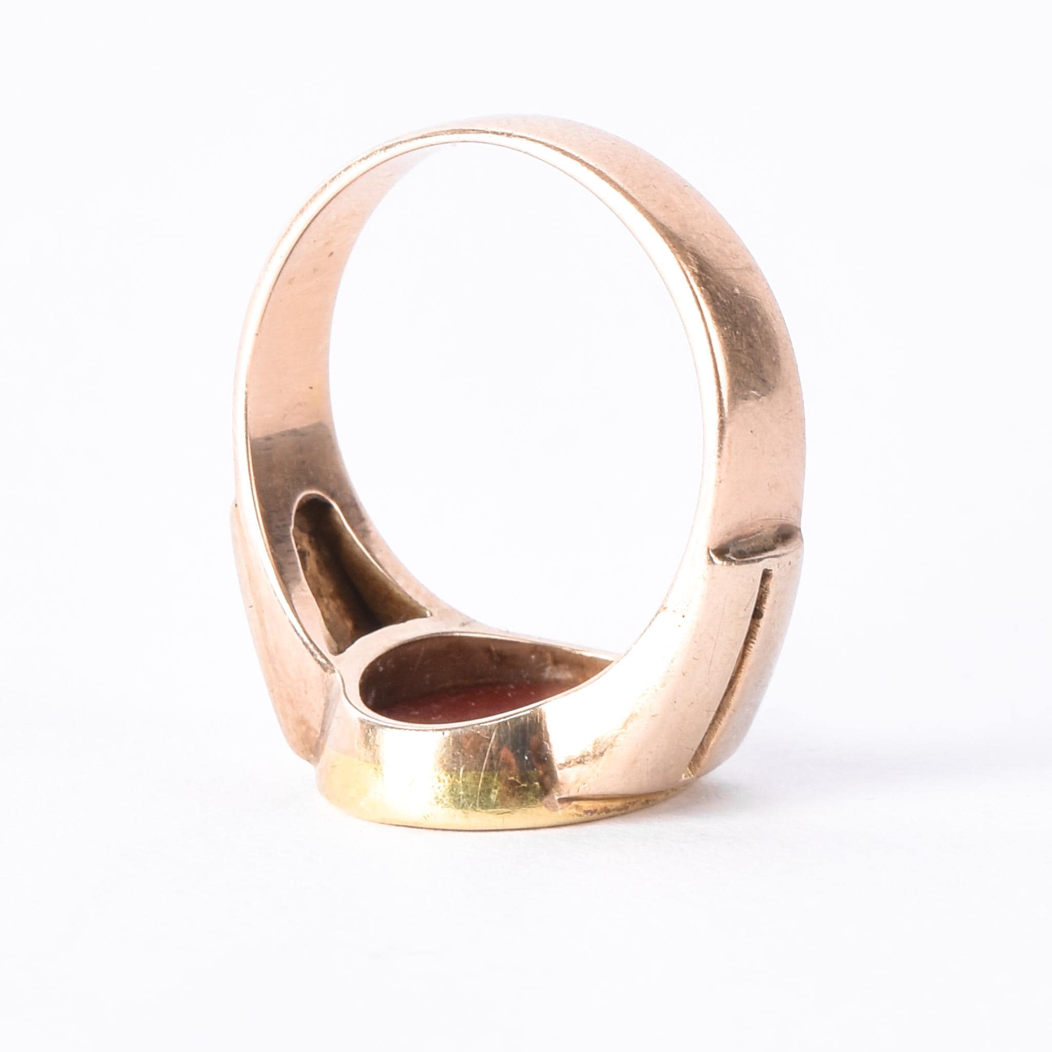 14K Gold Intaglio Red Sardonyx English Family Crest Ring