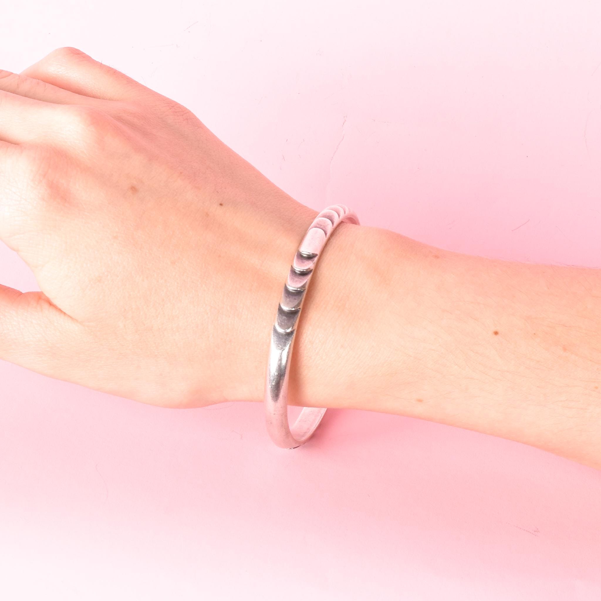 Sterling Silver Kalo Arts & Crafts Hand-Wrought Bangle Bracelet