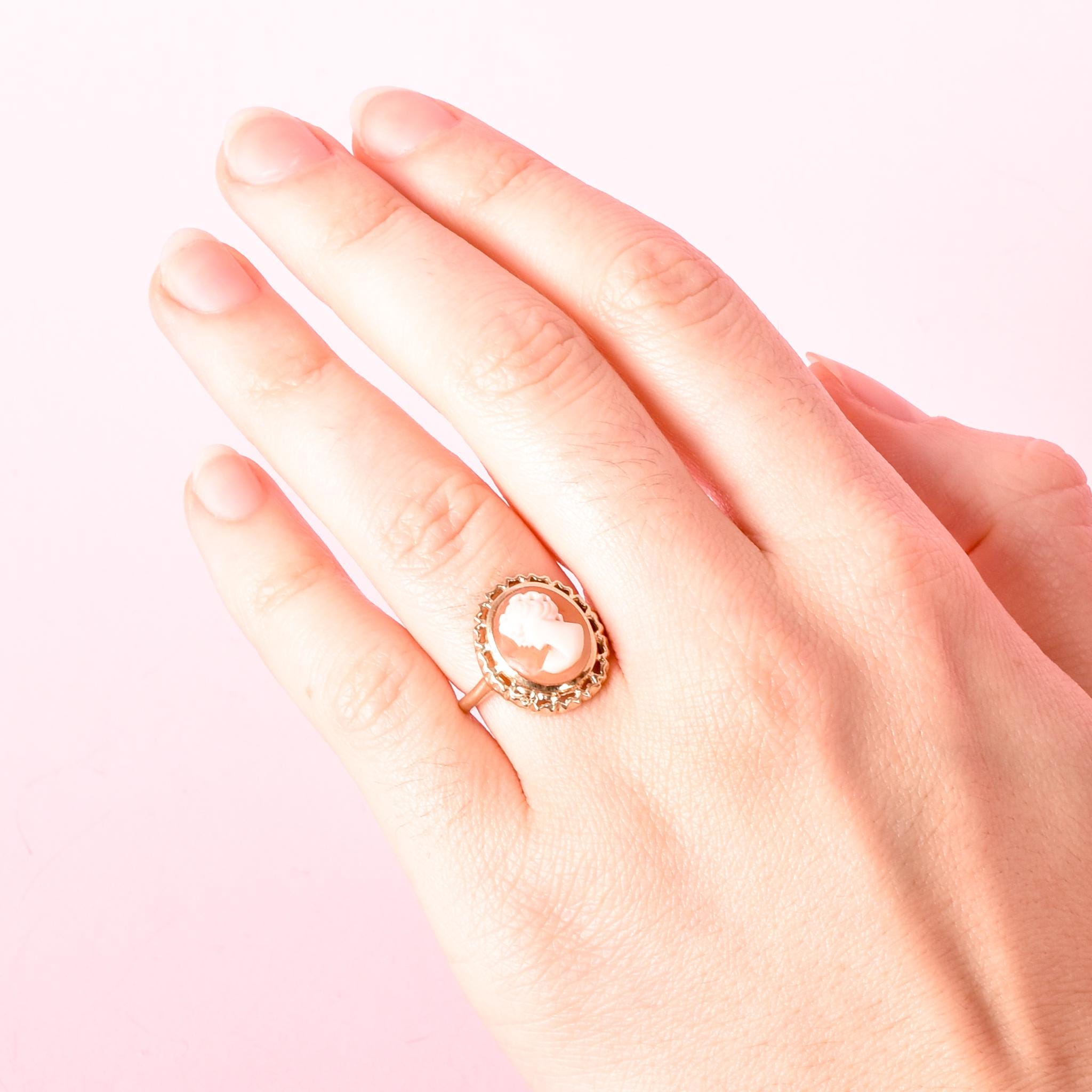 10K Gold Shell Carved Cameo Ring