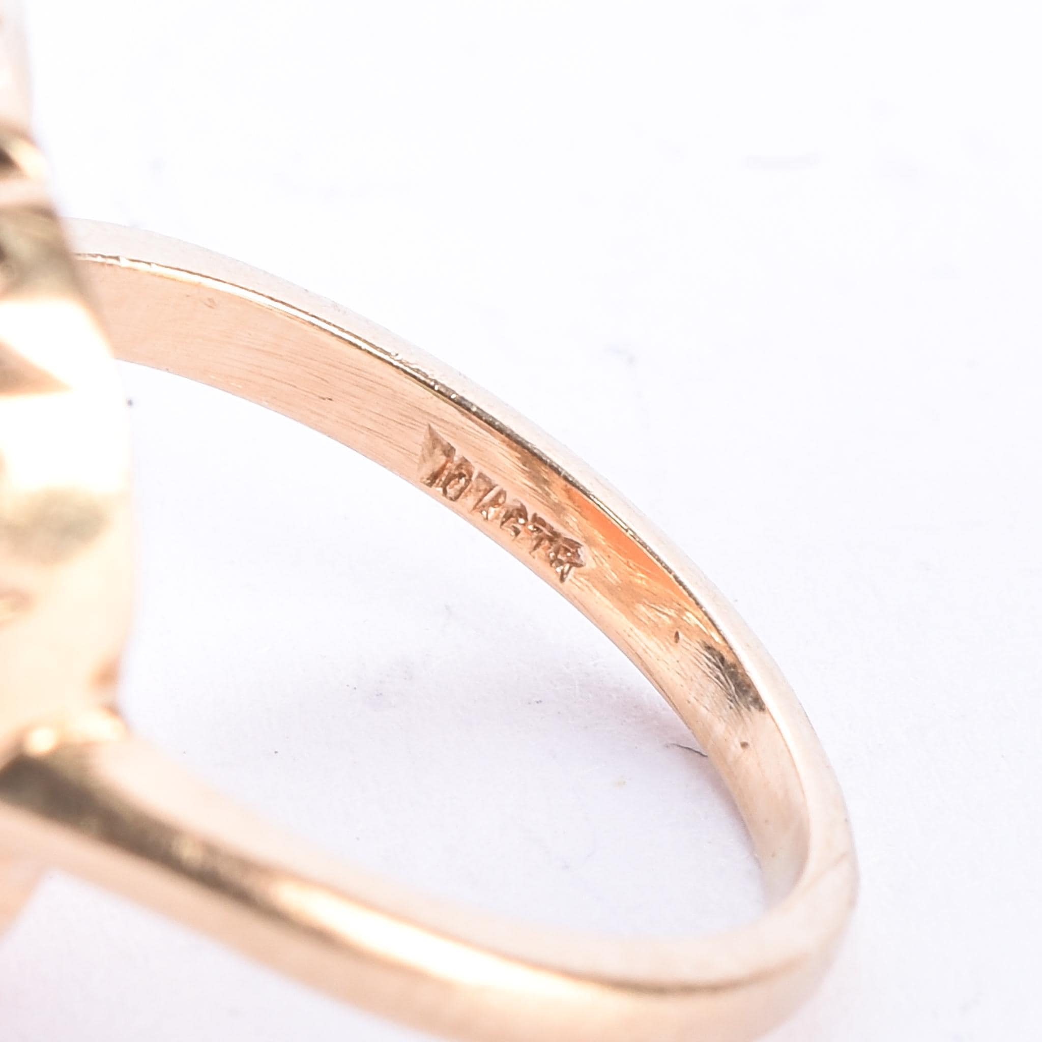 10K Gold Shell Carved Cameo Ring