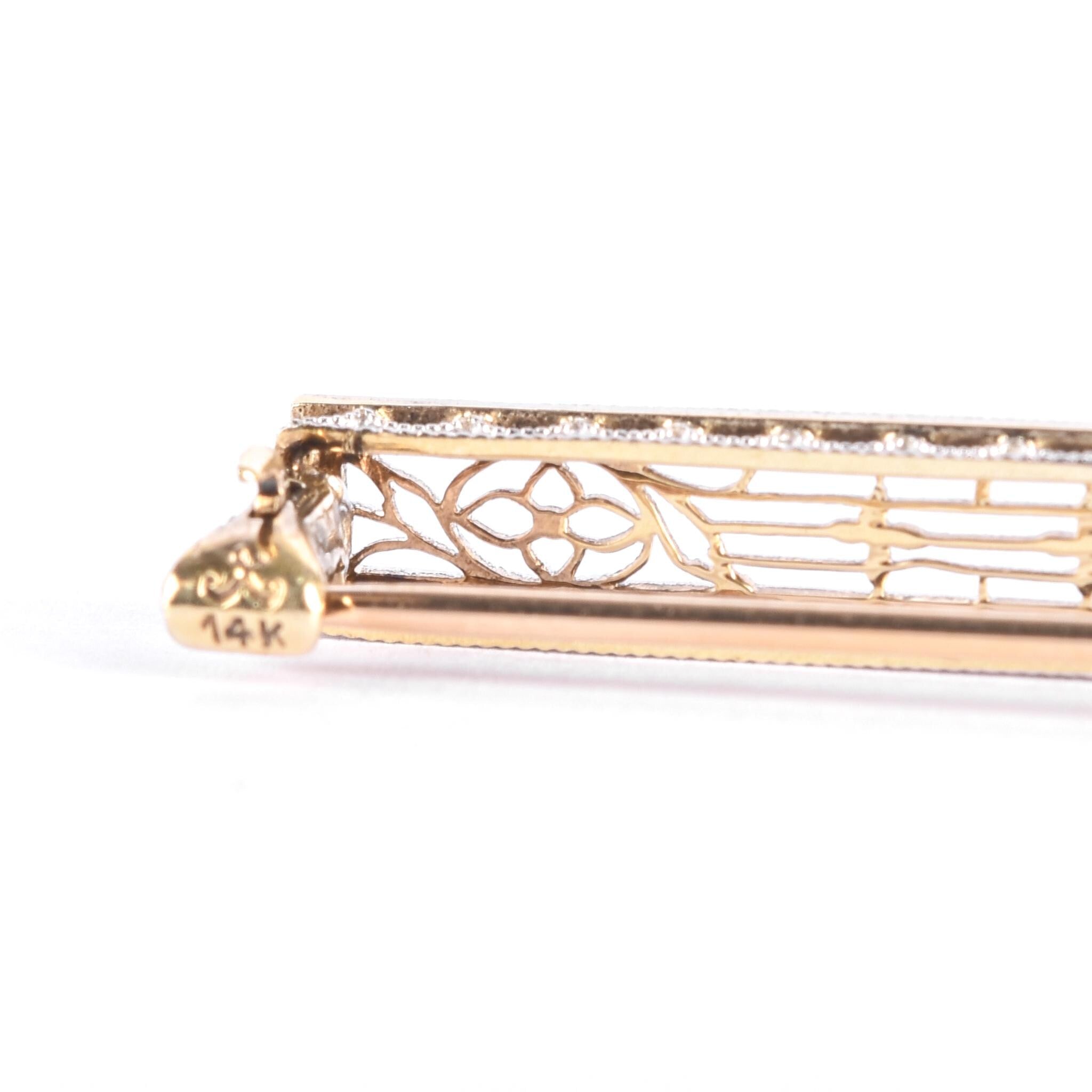 14K White Gold & Blue Spinel Art Deco Filigree Bar Pin