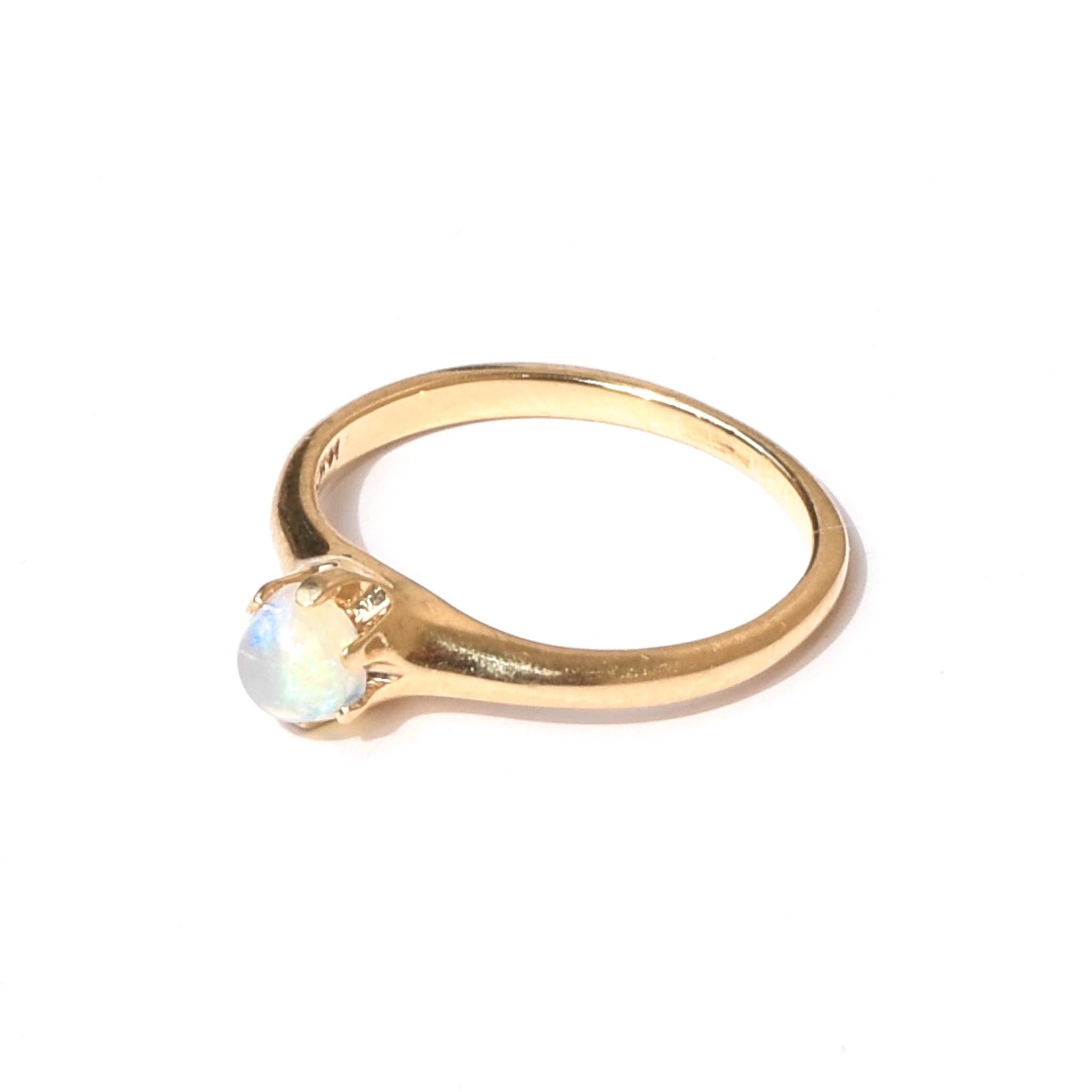 14K Gold & Opal Cabochon Solitaire Ring