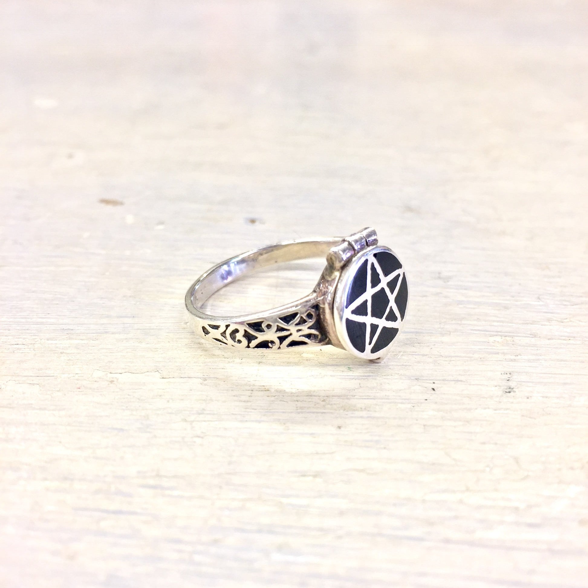 Sterling Silver Jewelry | Silver Jewelry | Silver Ring | Vintage Ring | Poison Ring | Vintage Poison Ring | Gothic Ring | Vintage Jewelry