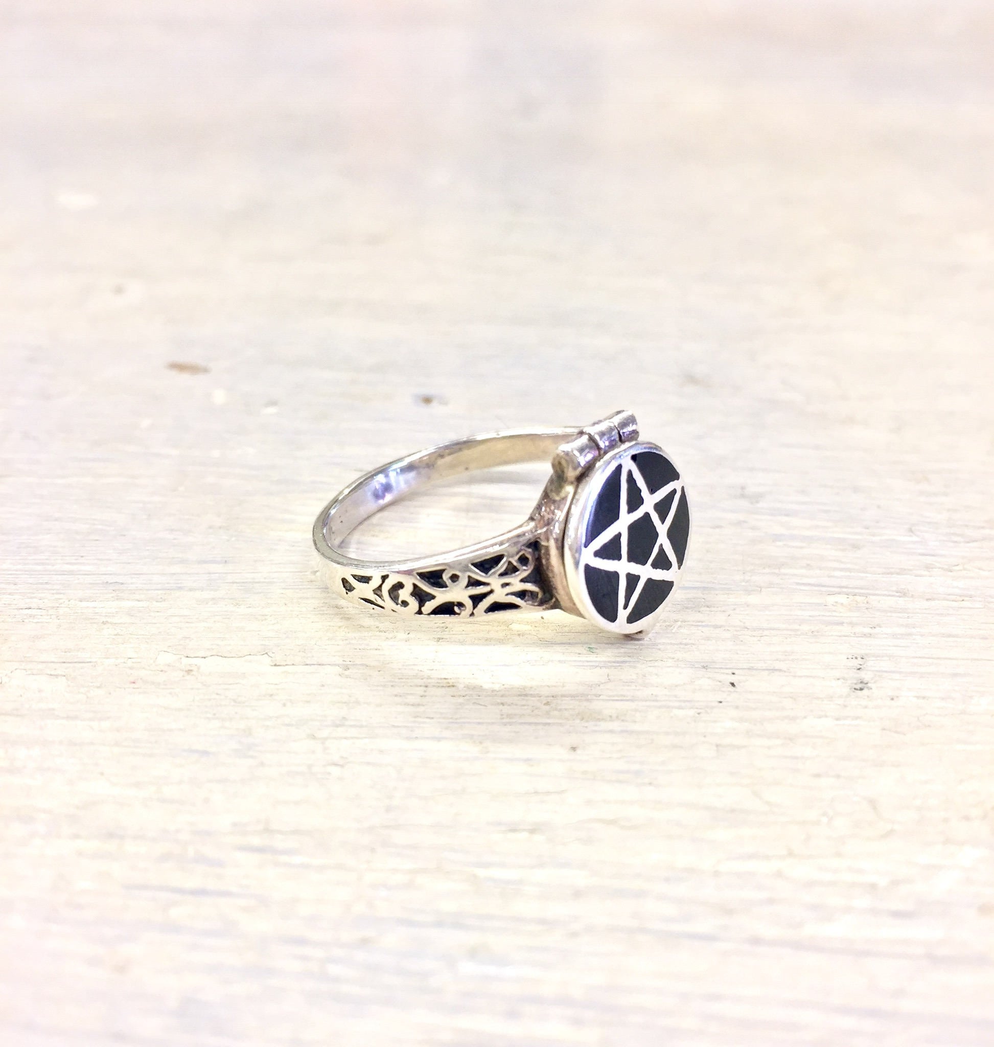 Sterling Silver Jewelry | Silver Jewelry | Silver Ring | Vintage Ring | Poison Ring | Vintage Poison Ring | Gothic Ring | Vintage Jewelry