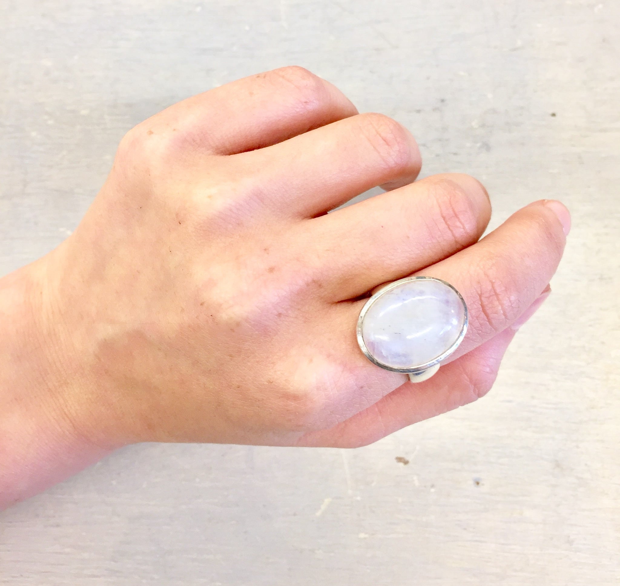 Moonstone silver ring | vintage | round stone | gift for her | jewelry | sterling silver | round moonstone | sterling moonstone | moon