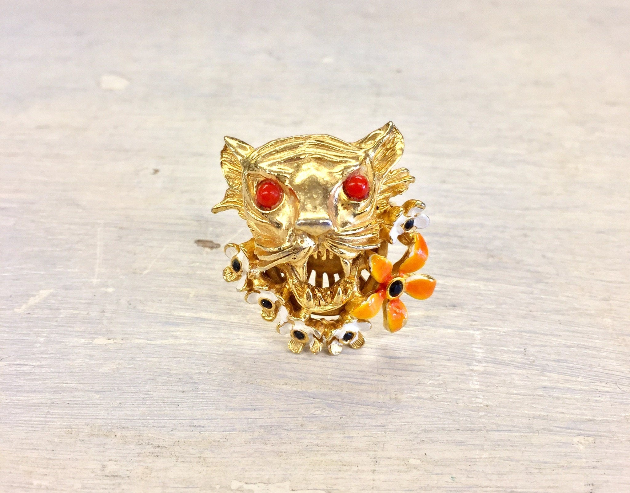 Vintage Costume Jewelry | Judith McCann Jewelry | Judith McCann | Vintage Jewelry | Costume Jewelry | Vintage Ring | Gold Toned Ring | gift