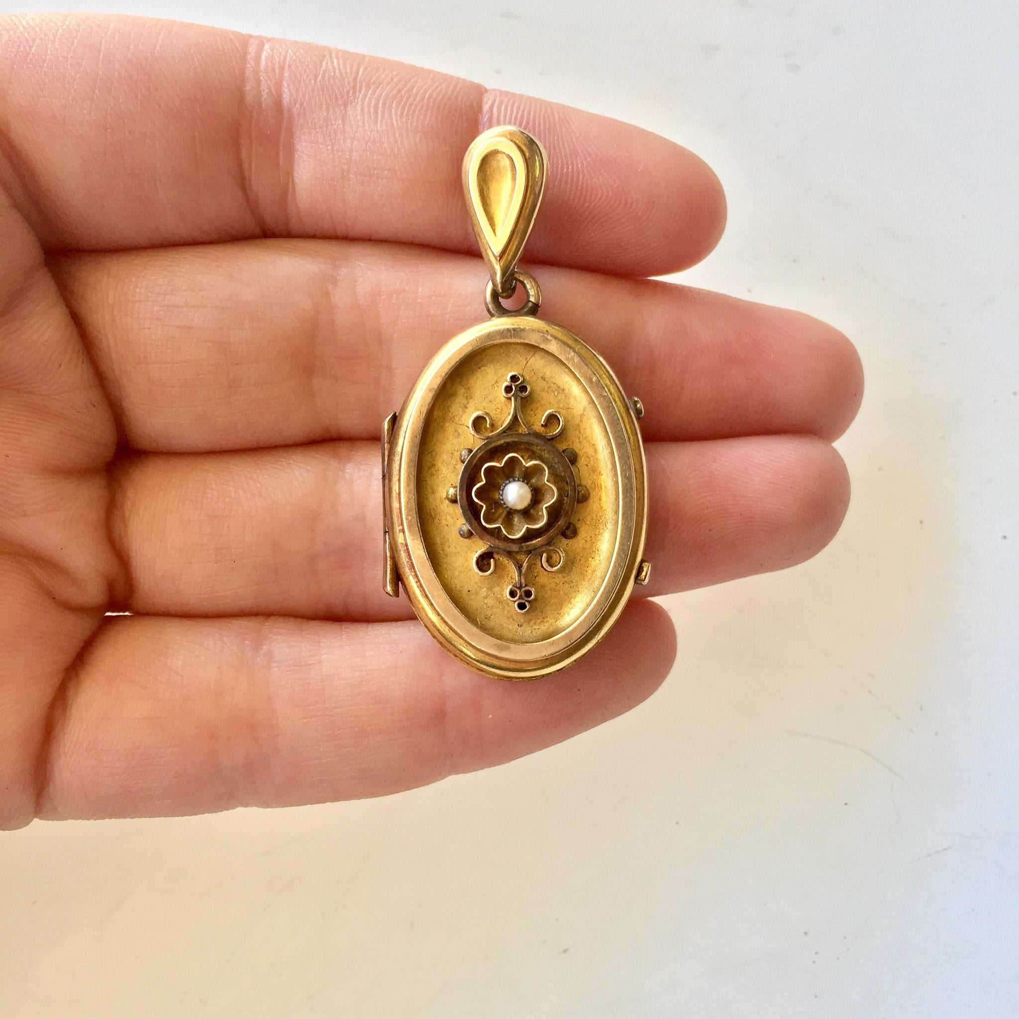 10 Karat Gold Victorian Locket | Antique Jewlery |Gold Locket | Victorian | Pendant | Charm | Gold | Keepsake | Necklace | Gift for Her |