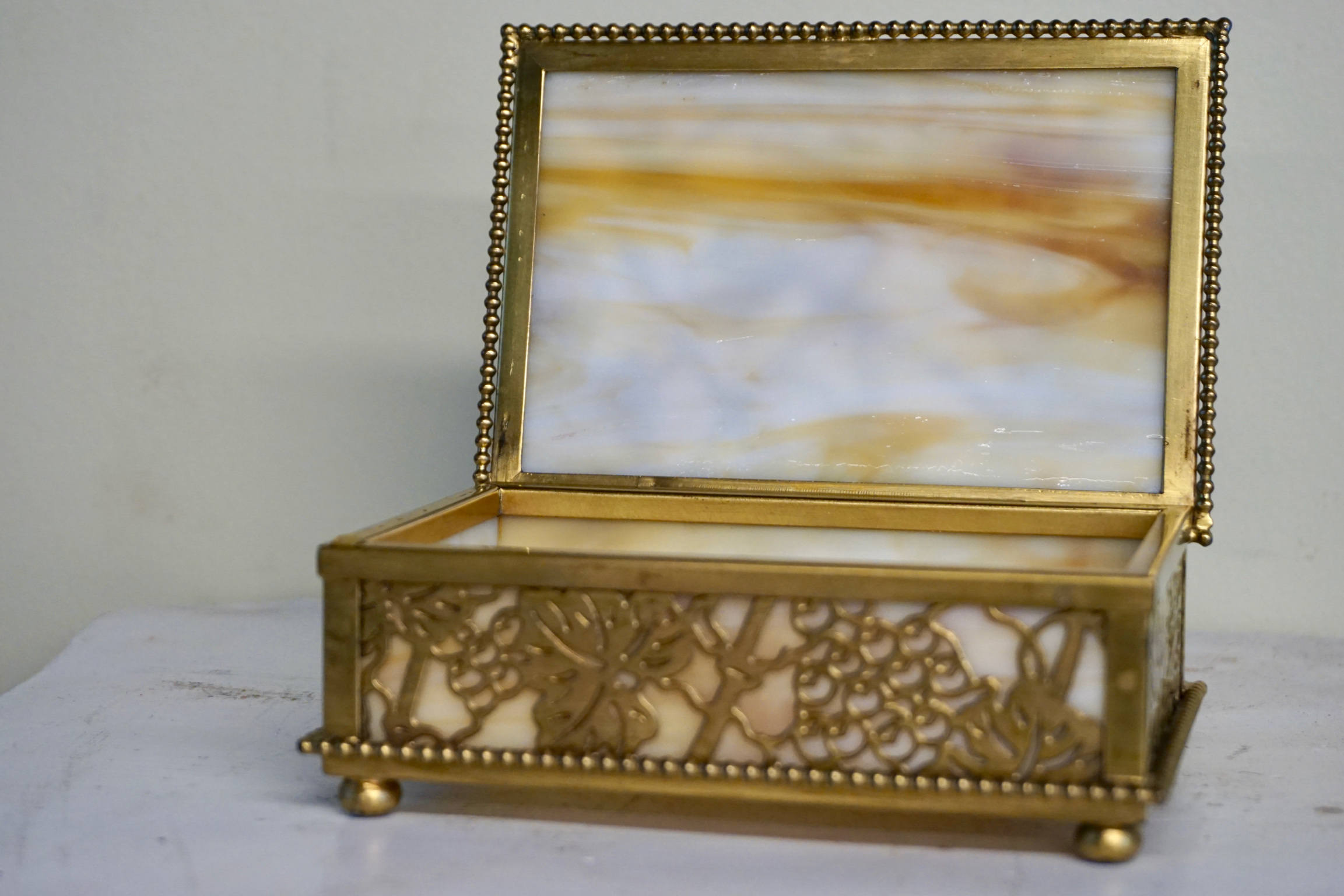 Tiffany Studios Box Jewelry Box Grapevine Pattern Caramel Slag Glass 1900s Brown Metalwork Art Nouveau Era Signed Gilt Bronze Antique Vanity