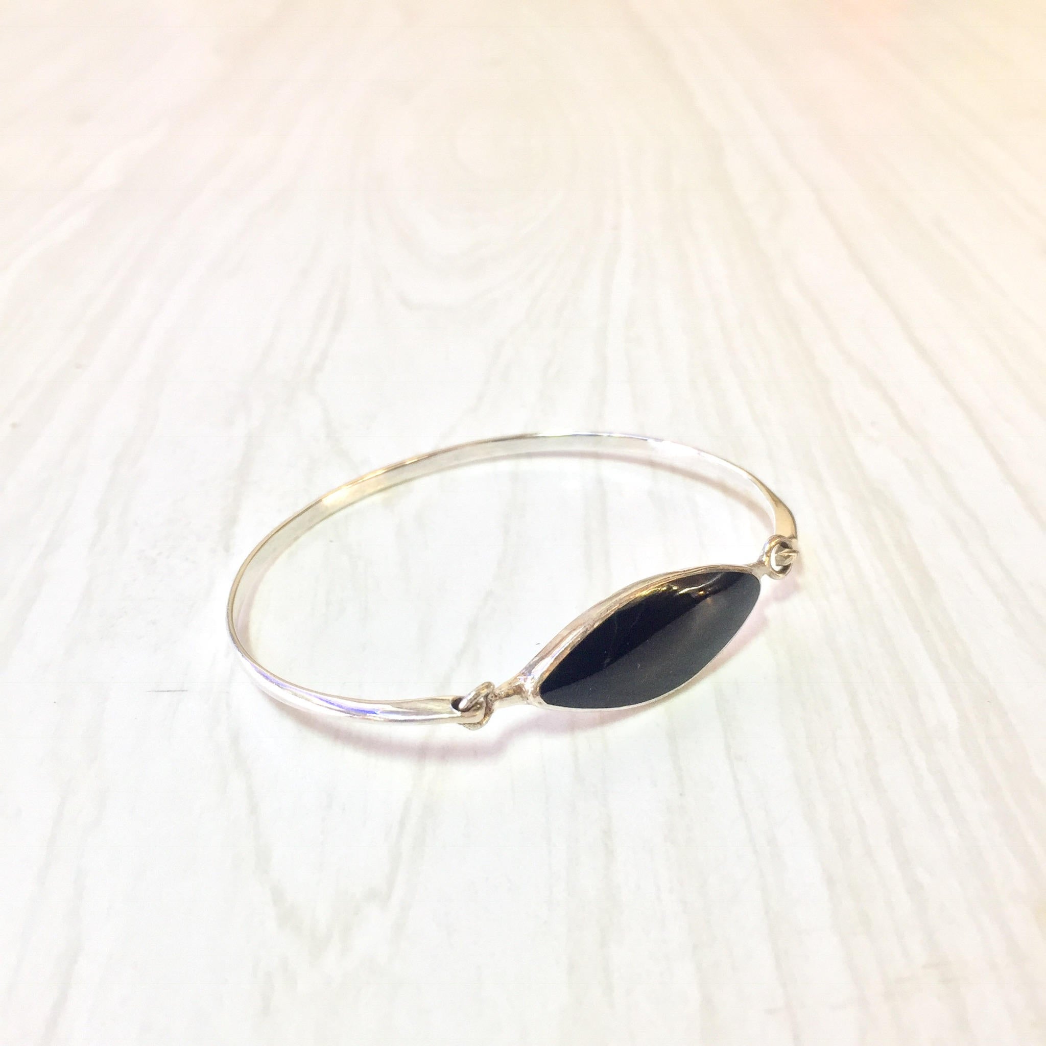 Sterling Silver Black Onyx Bracelet | Hinged Bracelet | Hook Closure | Oval Shaped Black Onyx | Thin Vintage Bracelet | Vintage Jewelry |