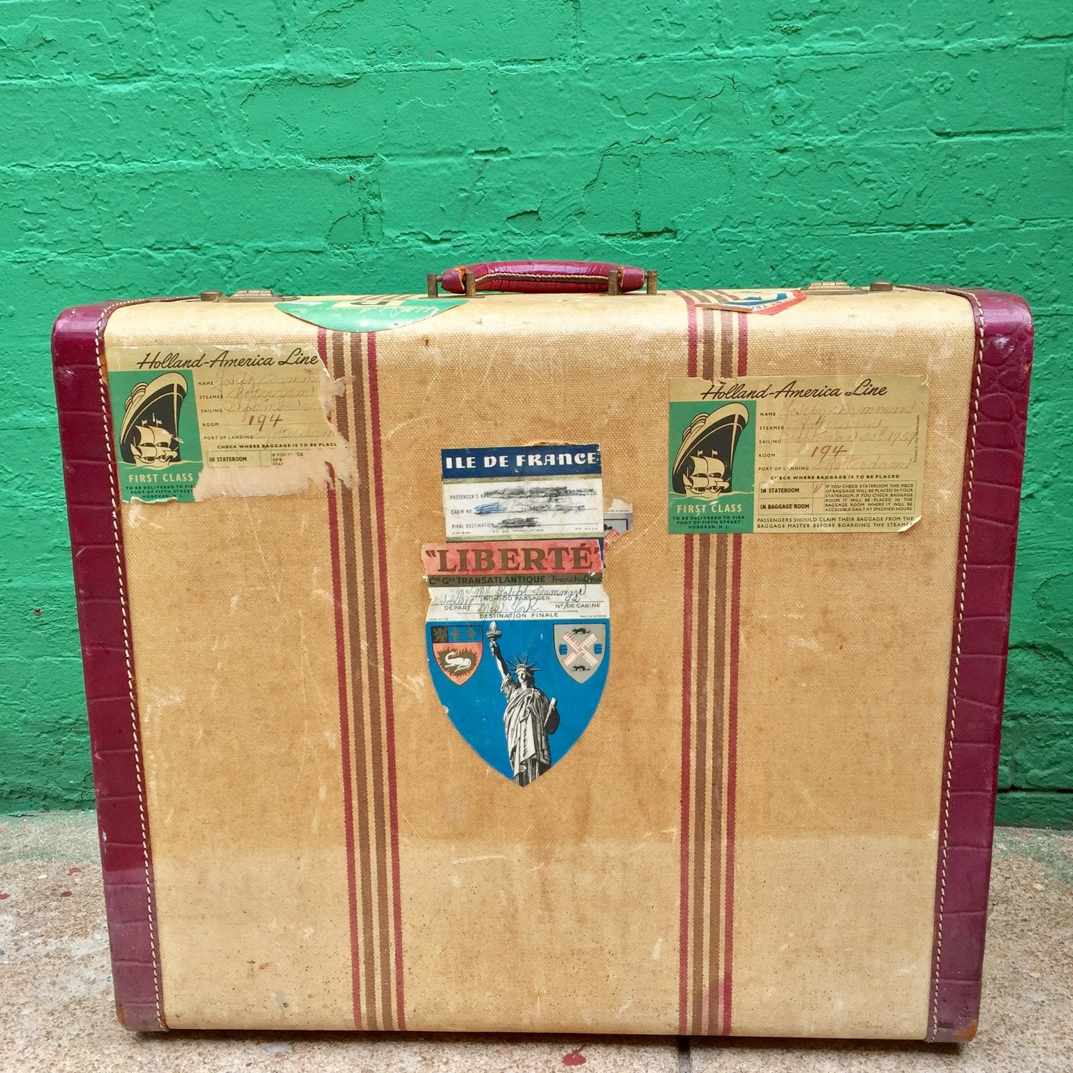 Vintage Suitcase | Suitcase | Vintage Decor | Vintage Travel | Suitcases | Vintage Luggage | Luggage | Photo Props | Vintage Storage | prop