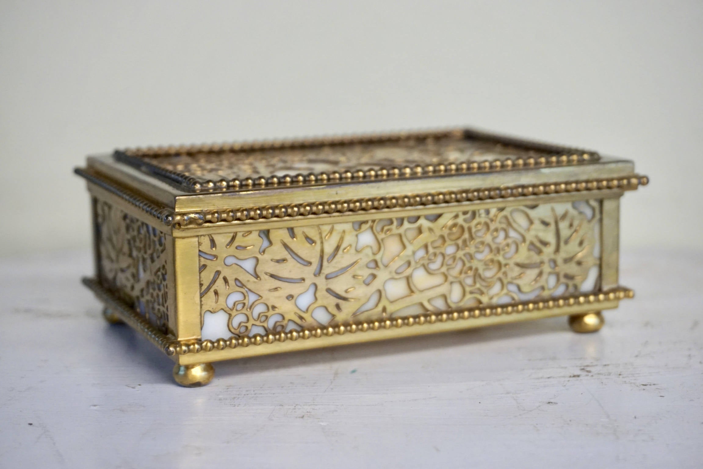 Tiffany Studios Box Jewelry Box Grapevine Pattern Caramel Slag Glass 1900s Brown Metalwork Art Nouveau Era Signed Gilt Bronze Antique Vanity
