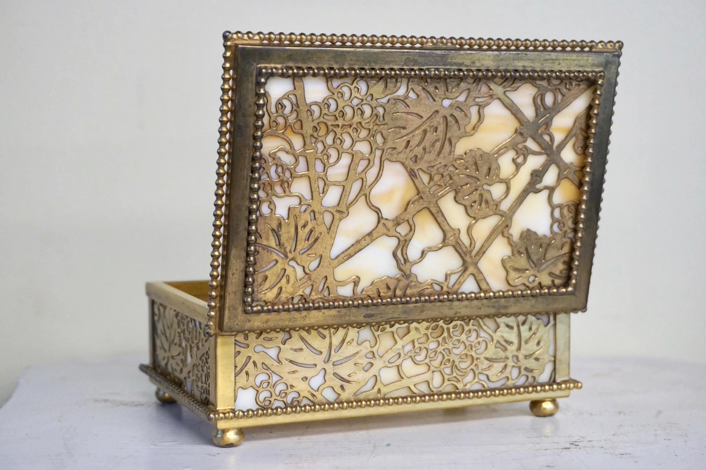Tiffany Studios Box Jewelry Box Grapevine Pattern Caramel Slag Glass 1900s Brown Metalwork Art Nouveau Era Signed Gilt Bronze Antique Vanity