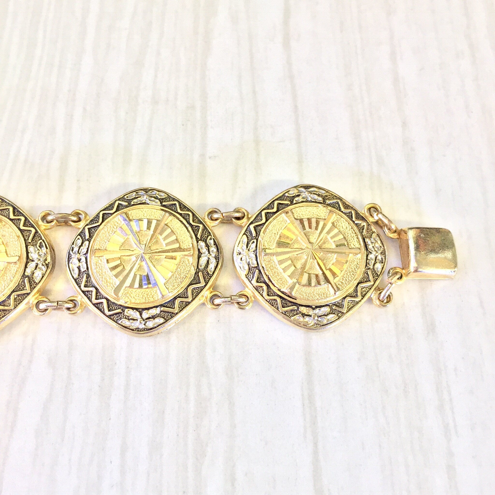 Vintage Gold Tone Bracelet | Nautical Jewelry | Costume Jewelry | Gold Bracelet | Vintage Jewelry | Holiday Gift Idea | Gift For Mom |