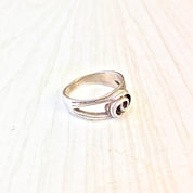 Vintage Sterling Silver Ring with Simple Design | Interlocking Ring Design | Double Circle Ring | Knot Ring | Vintage Jewelry