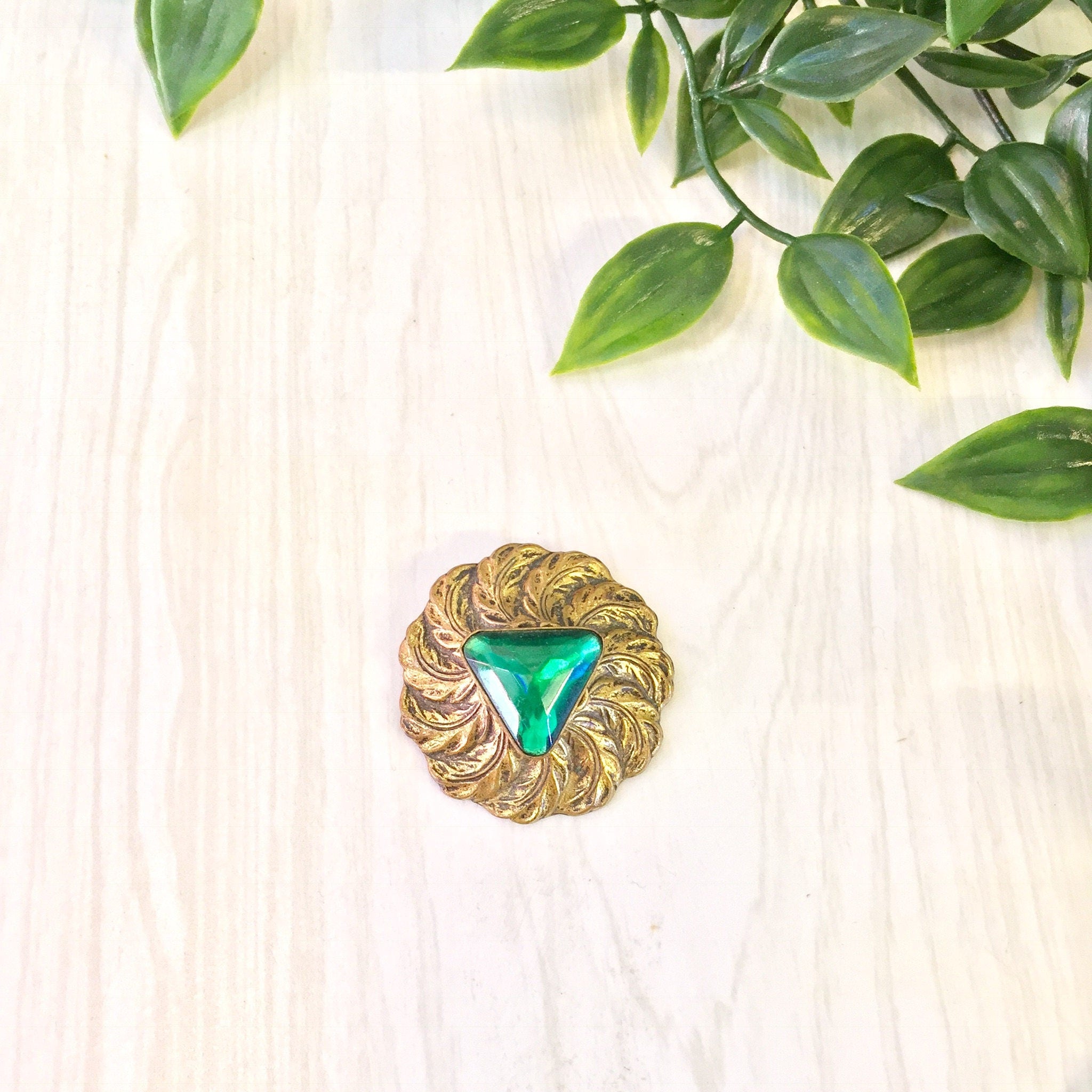 Vintage Gold Tone Brooch | Vintage Jewelry | Costume Jewelry | Green | Gold | Pin | Brooch | Feather | Round Brooch | Valentines Day