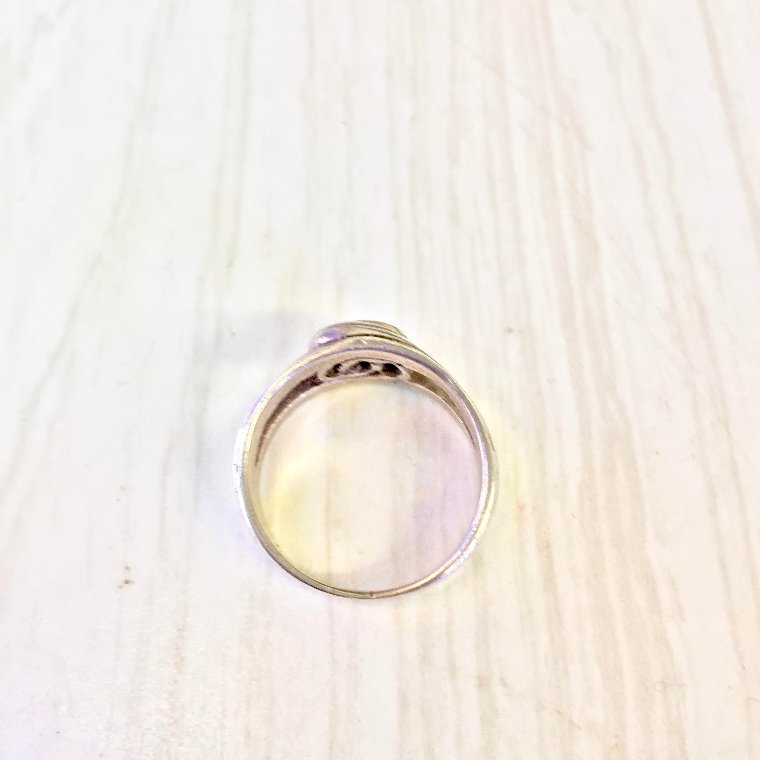Vintage Sterling Silver Ring with Simple Design | Interlocking Ring Design | Double Circle Ring | Knot Ring | Vintage Jewelry