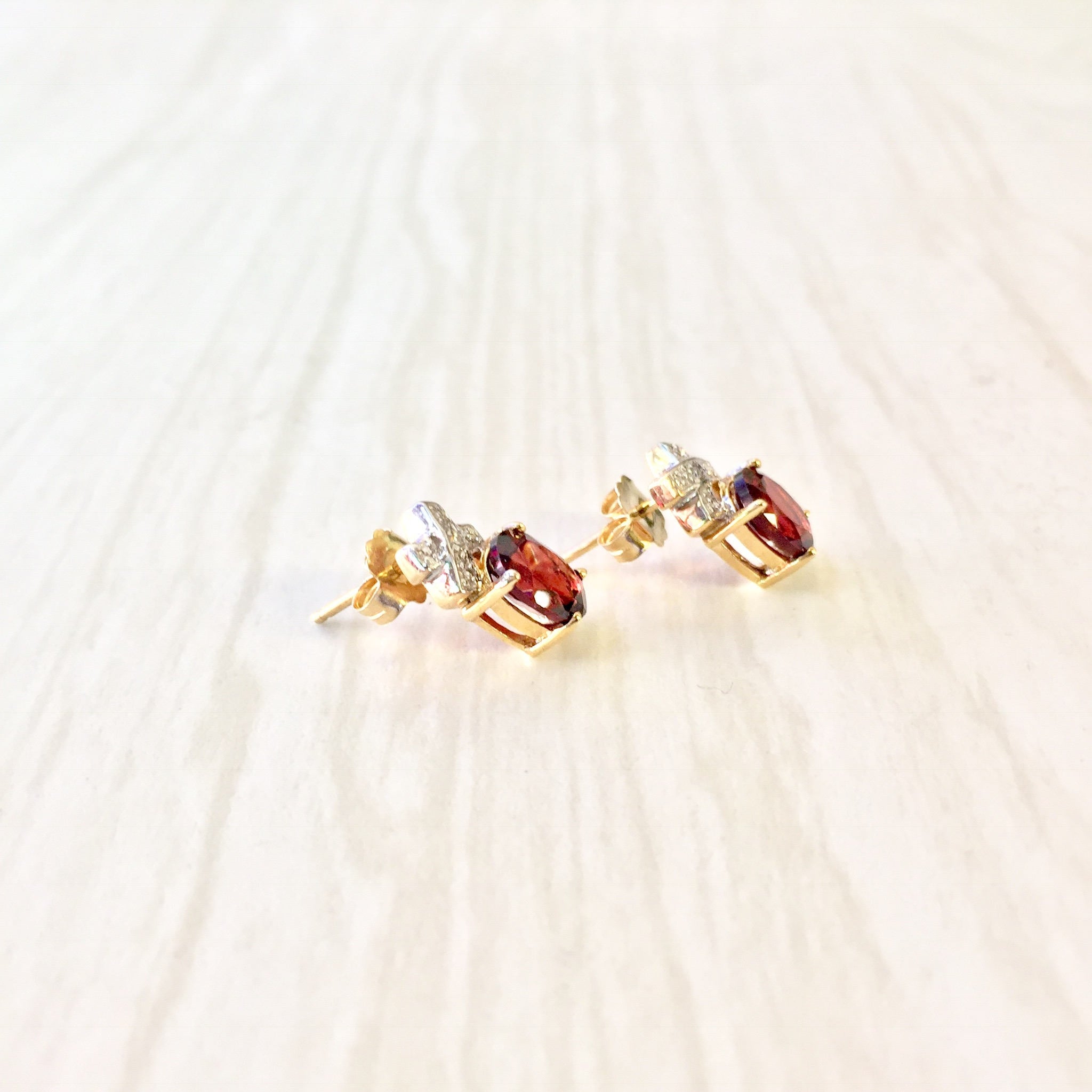 Vintage Gold Earrings, Vintage Jewelry, Garnet Earrings, Diamond Earrings, 14K Gold, 14 Karat, Yellow Gold, Oval Earrings, Gold Jewelry, Red