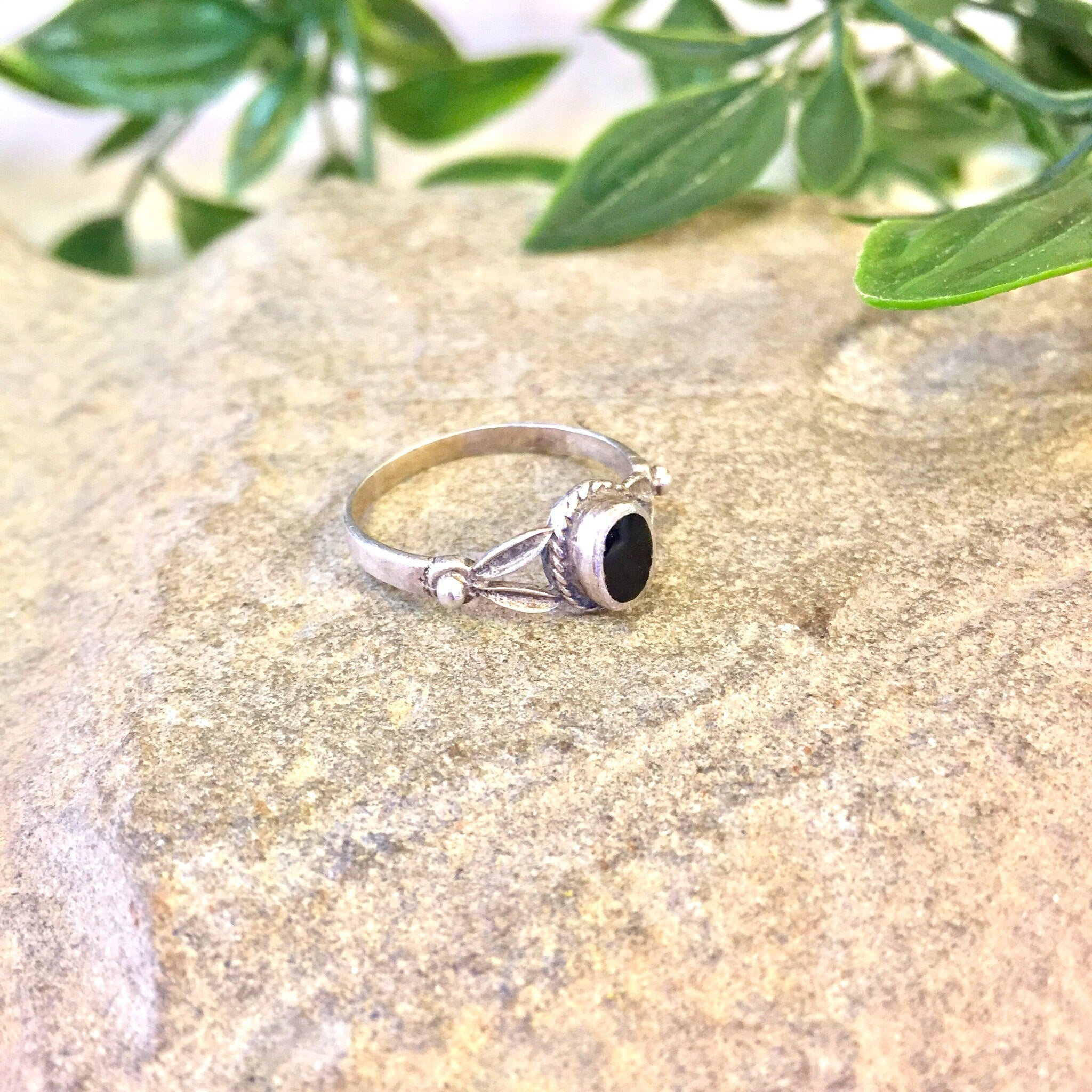Vintage Silver Ring with Black Onyx Stone, Vintage Jewelry, Southwestern Style, Small Ring, Engagement, Wedding Jewelry, 925,Sterling Silver