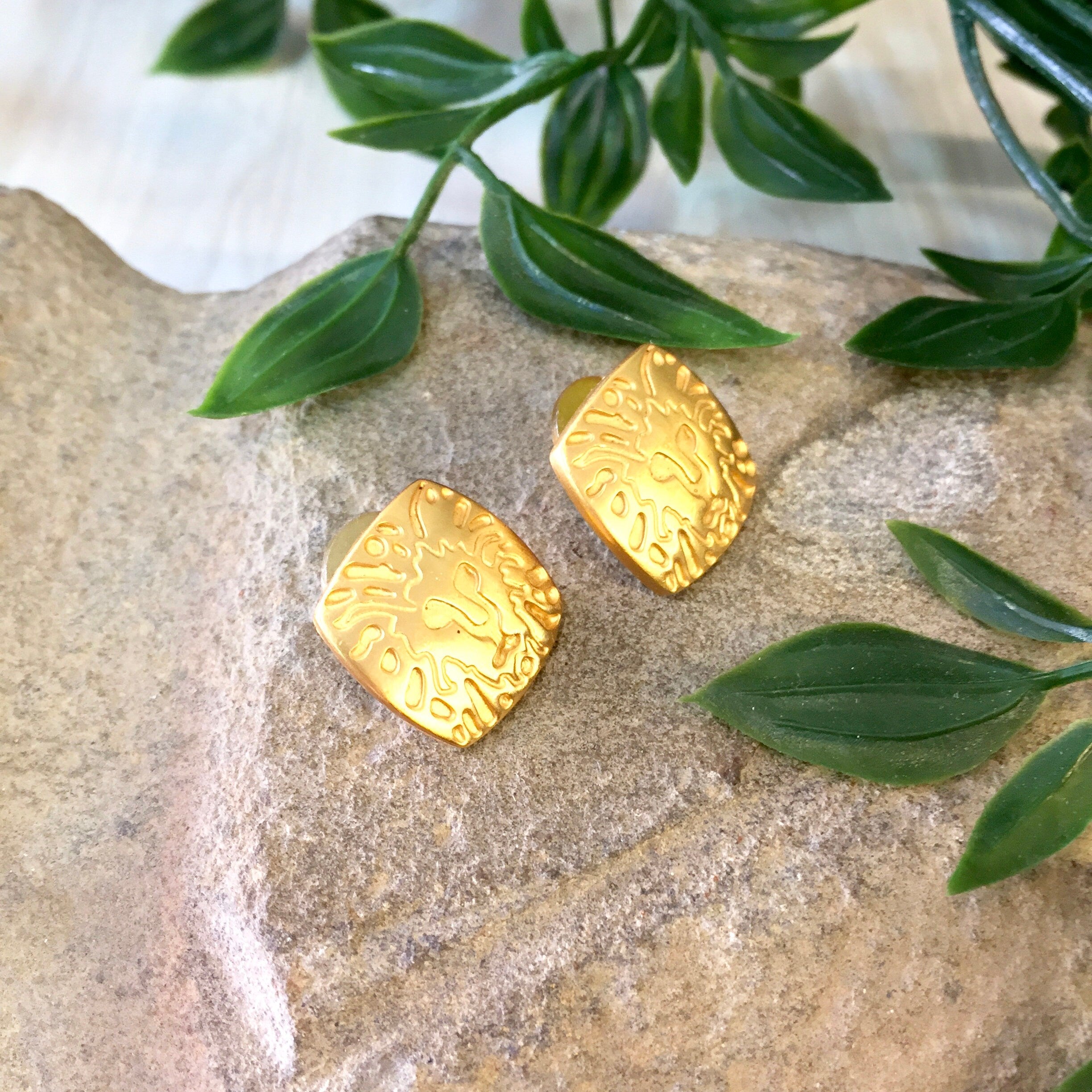 Vintage Earrings, Gold Tone Earrings, Lion Earrings, Animal Jewelry, Vintage Jewelry, Post Earrings, Lion Jewelry, Gold, Square,