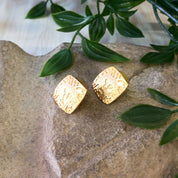 Vintage Earrings, Gold Tone Earrings, Lion Earrings, Animal Jewelry, Vintage Jewelry, Post Earrings, Lion Jewelry, Gold, Square,