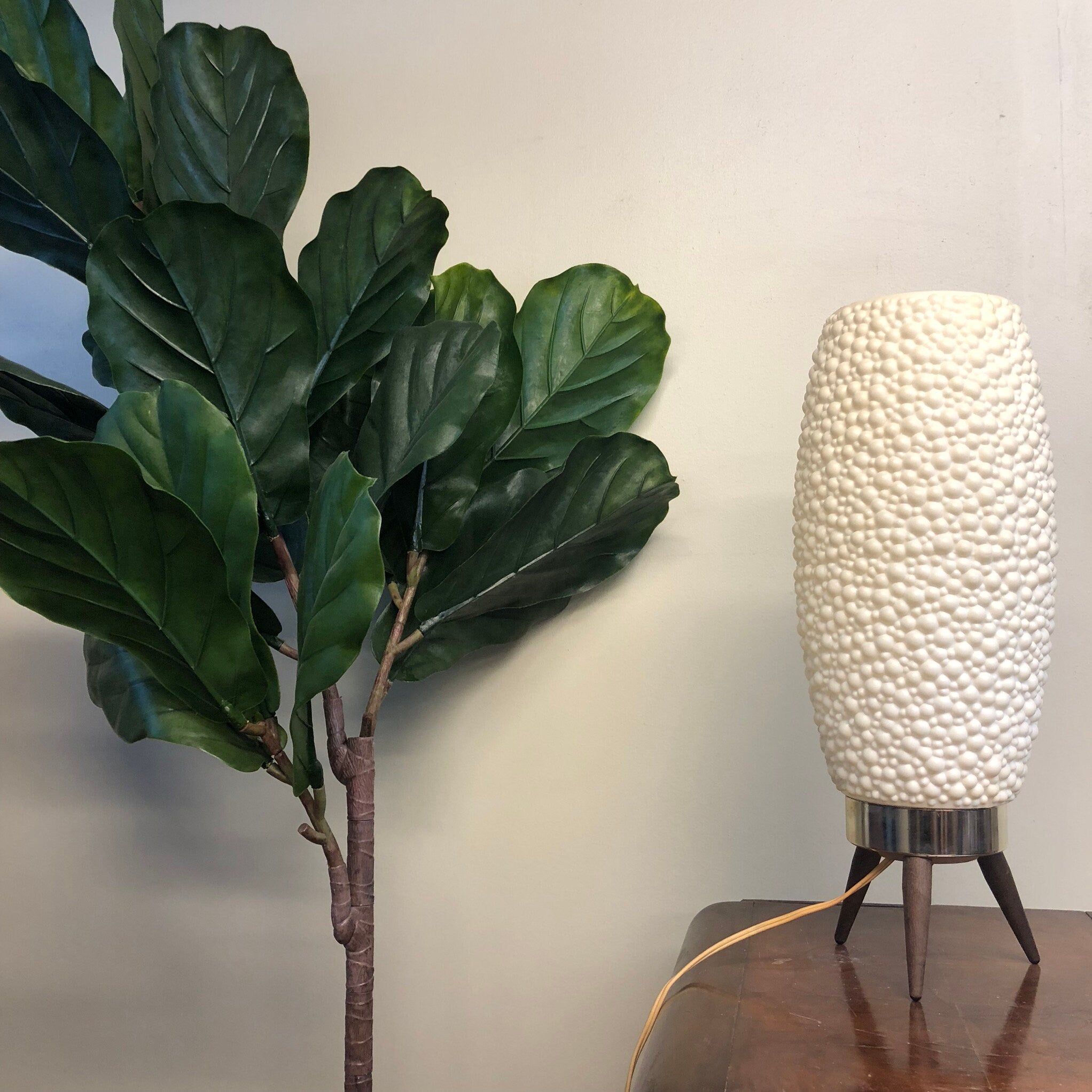 Vintage Table Lamp, Midcentury Modern Lamp, Light Fixture, Popcorn Shade, Cream, White, Retro, Atomic, Wooden Legs, MCM Decor, Lighting,