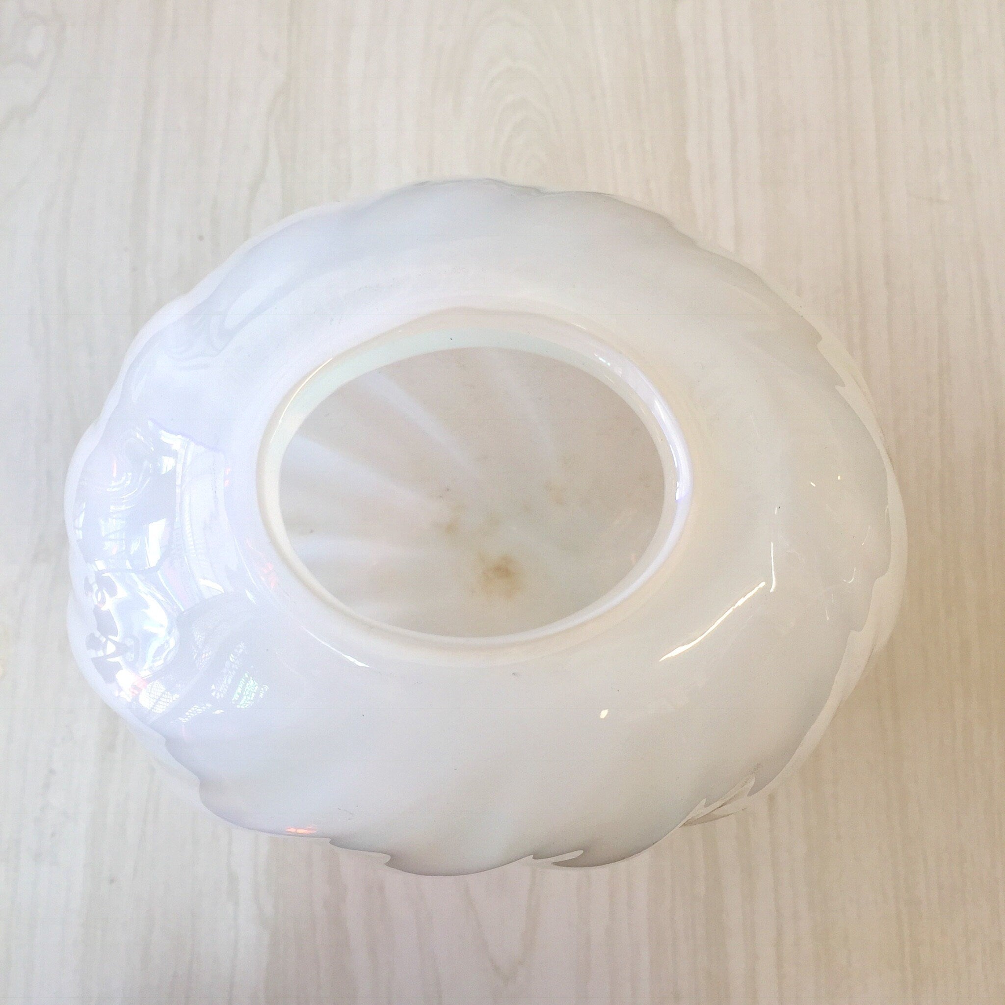 Vintage White Vase, Glass Vase, Opalescent Vase, Art Deco Decor, Vintage Home Decor, Centerpiece, Flowers, Floral Arrangement, Plants, Green