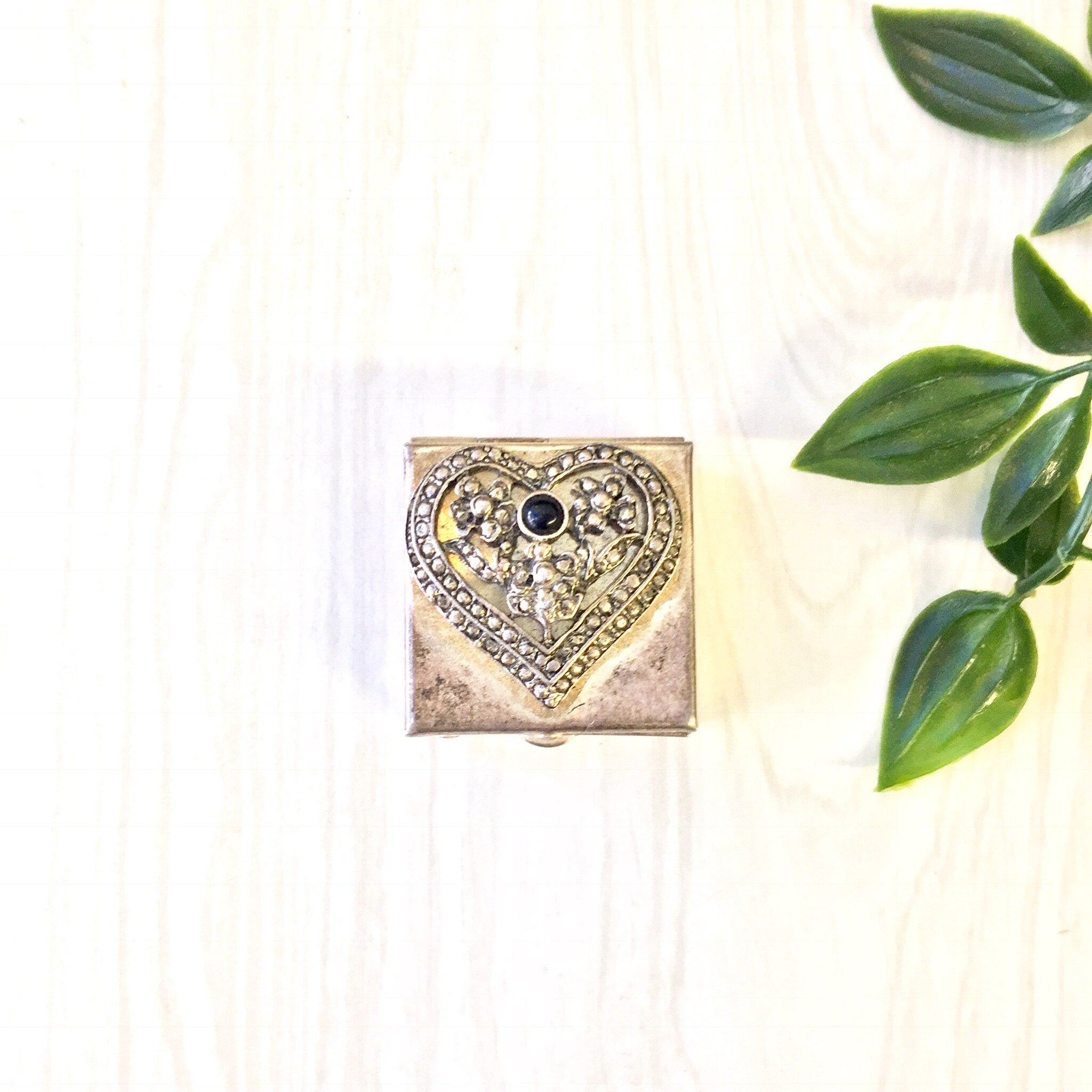 Vintage Silver Pill Box, Vintage Pill Box, Trinket Box, Small Box, Silver Tone, Heart, Black Bead, Heart Box, Snuff Box, Flowers, Floral,
