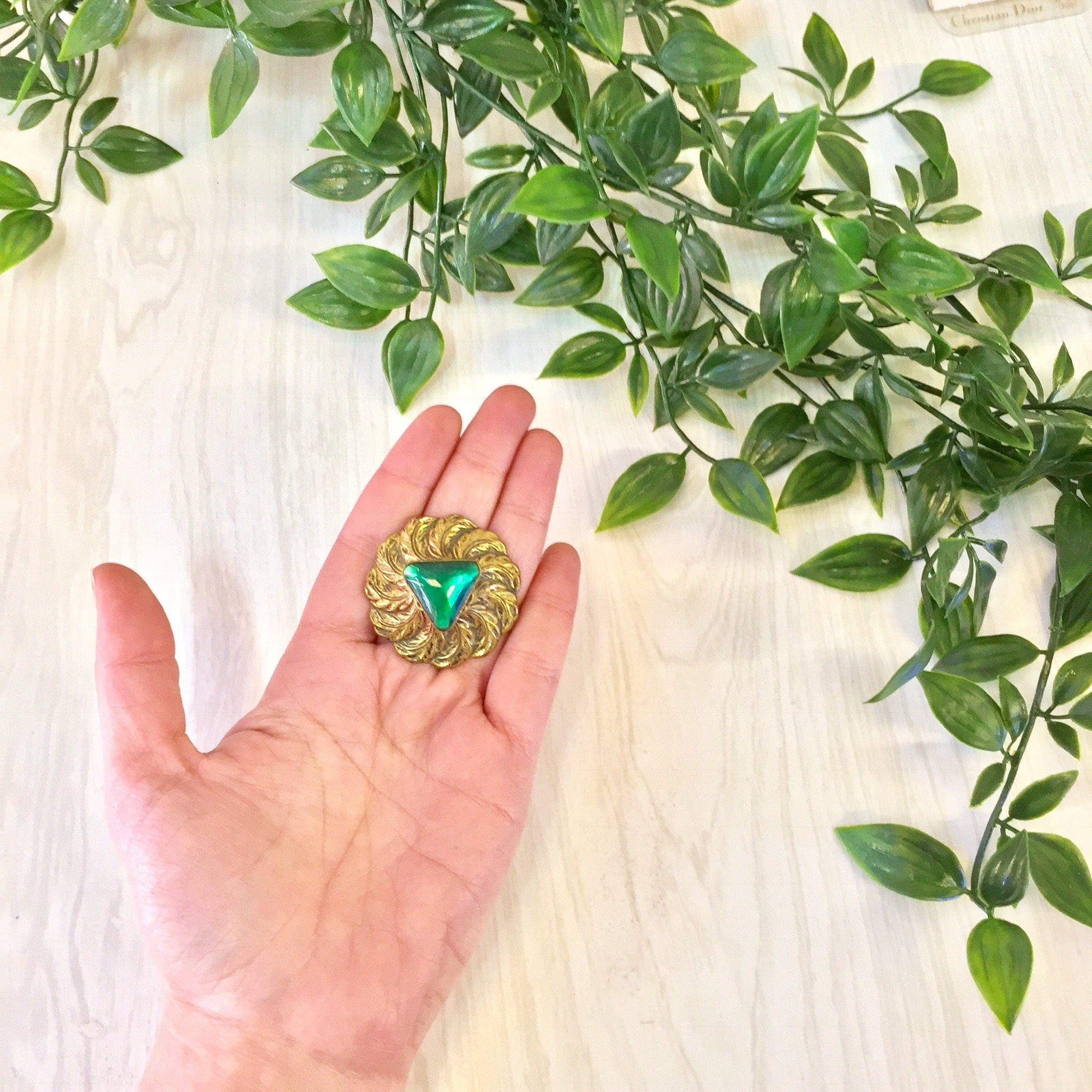 Vintage Gold Tone Brooch | Vintage Jewelry | Costume Jewelry | Green | Gold | Pin | Brooch | Feather | Round Brooch | Valentines Day