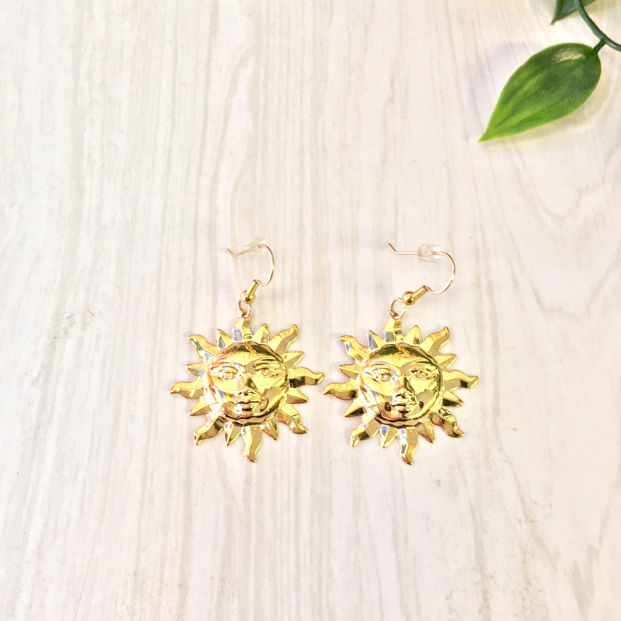 Vintage Gold Tone Earrings | Vintage Jewelry | 90's Fashion | Sun Earrings | Sun Face Earrings | Costume Jewelry | Earrings | Valentines Day