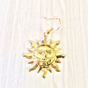 Vintage Gold Tone Earrings | Vintage Jewelry | 90's Fashion | Sun Earrings | Sun Face Earrings | Costume Jewelry | Earrings | Valentines Day
