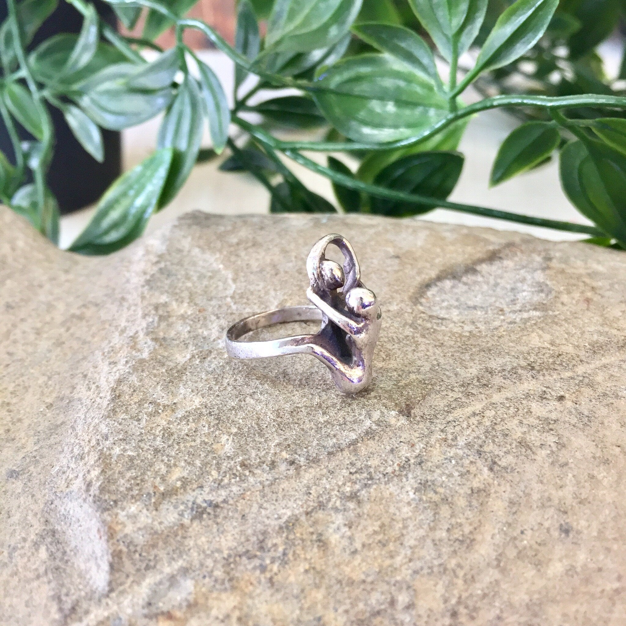 Vintage Silver Ring, Vintage Jewelry, Sterling Silver, Two Lovers, Abstract Jewelry, Dance, Hug, Two People, Gift for Mom, Mother's Day Gift