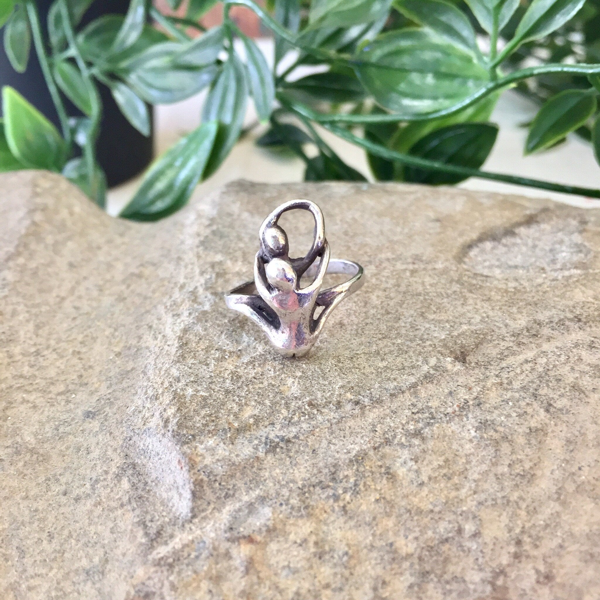 Vintage Silver Ring, Vintage Jewelry, Sterling Silver, Two Lovers, Abstract Jewelry, Dance, Hug, Two People, Gift for Mom, Mother's Day Gift