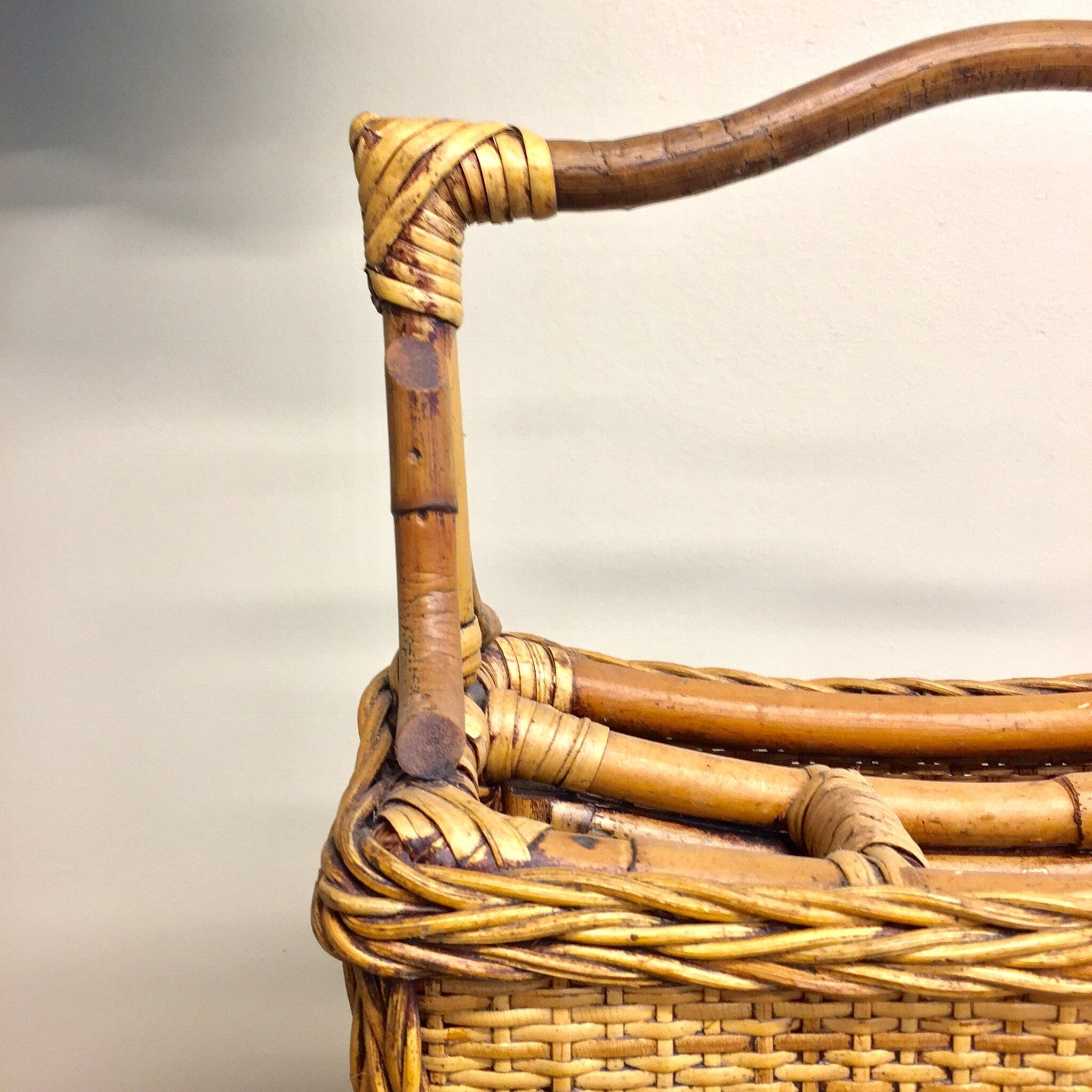 Vintage Wicker Utensil Caddy, Bamboo Utensil Organizer, Compartment, Organizer, Caddy with Handle, Picnic, Barbecue, Server Caddy, Vintage