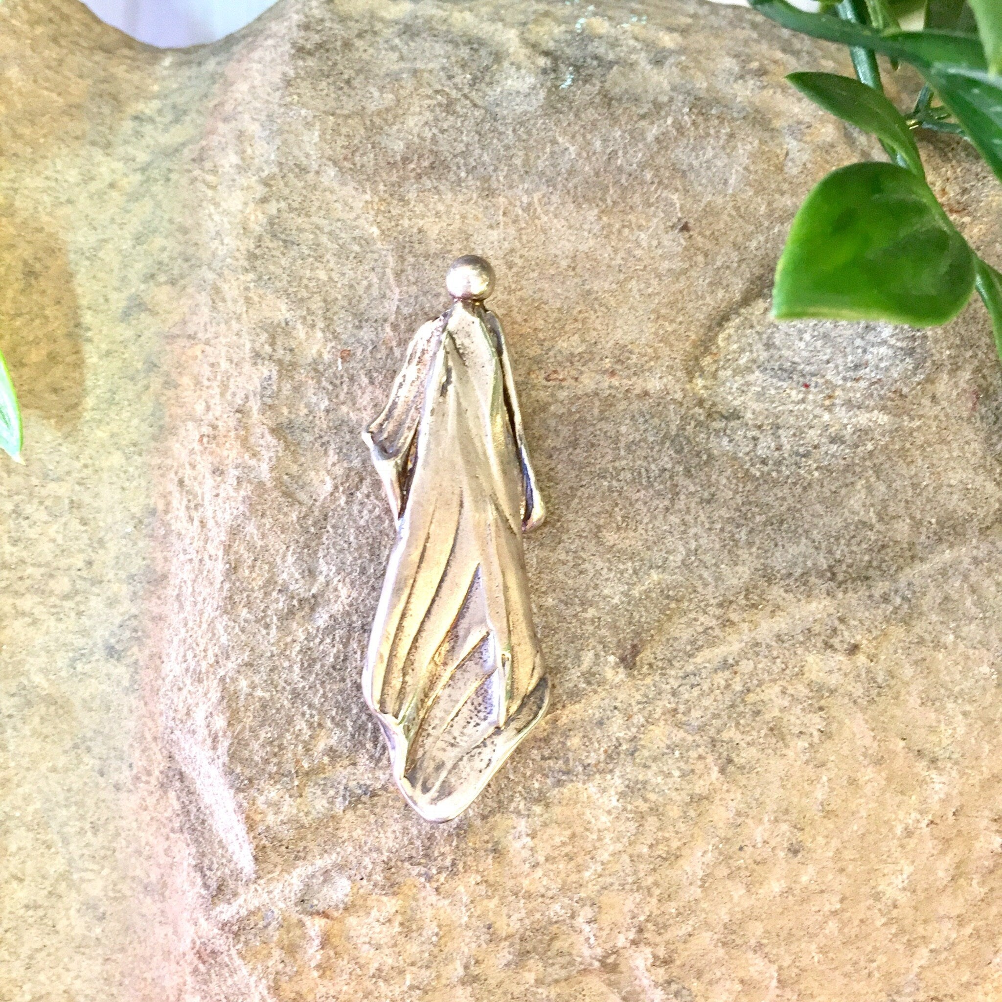 Vintage Silver Brooch, Sterling Silver, Vintage Jewelry, Abstract Jewelry, Vintage Pin, Brooch, Woman Figure, Cloaked Figure, Ghost, Gift